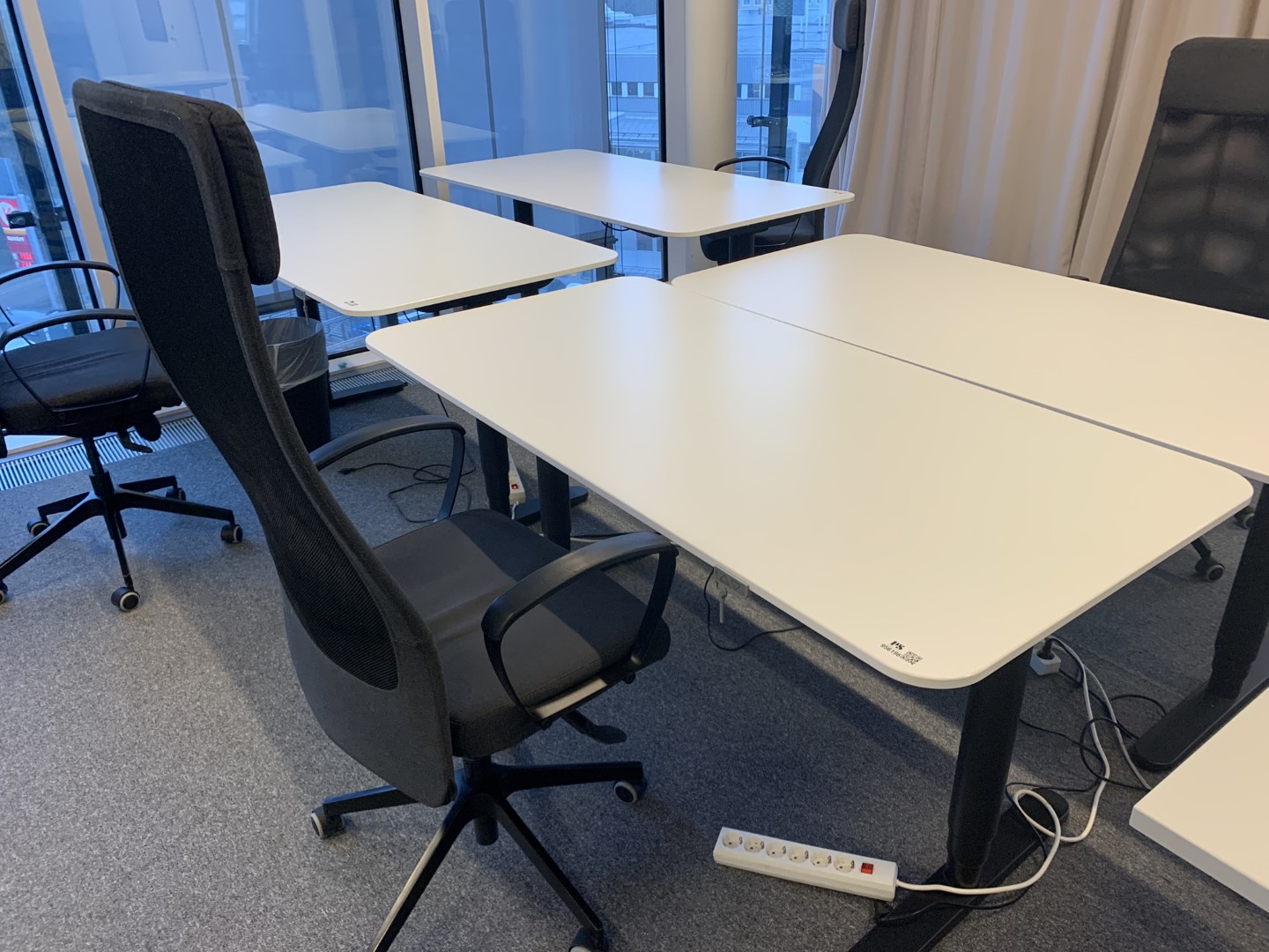 Desk raise/lower electric and desk chair PS Auction We value the