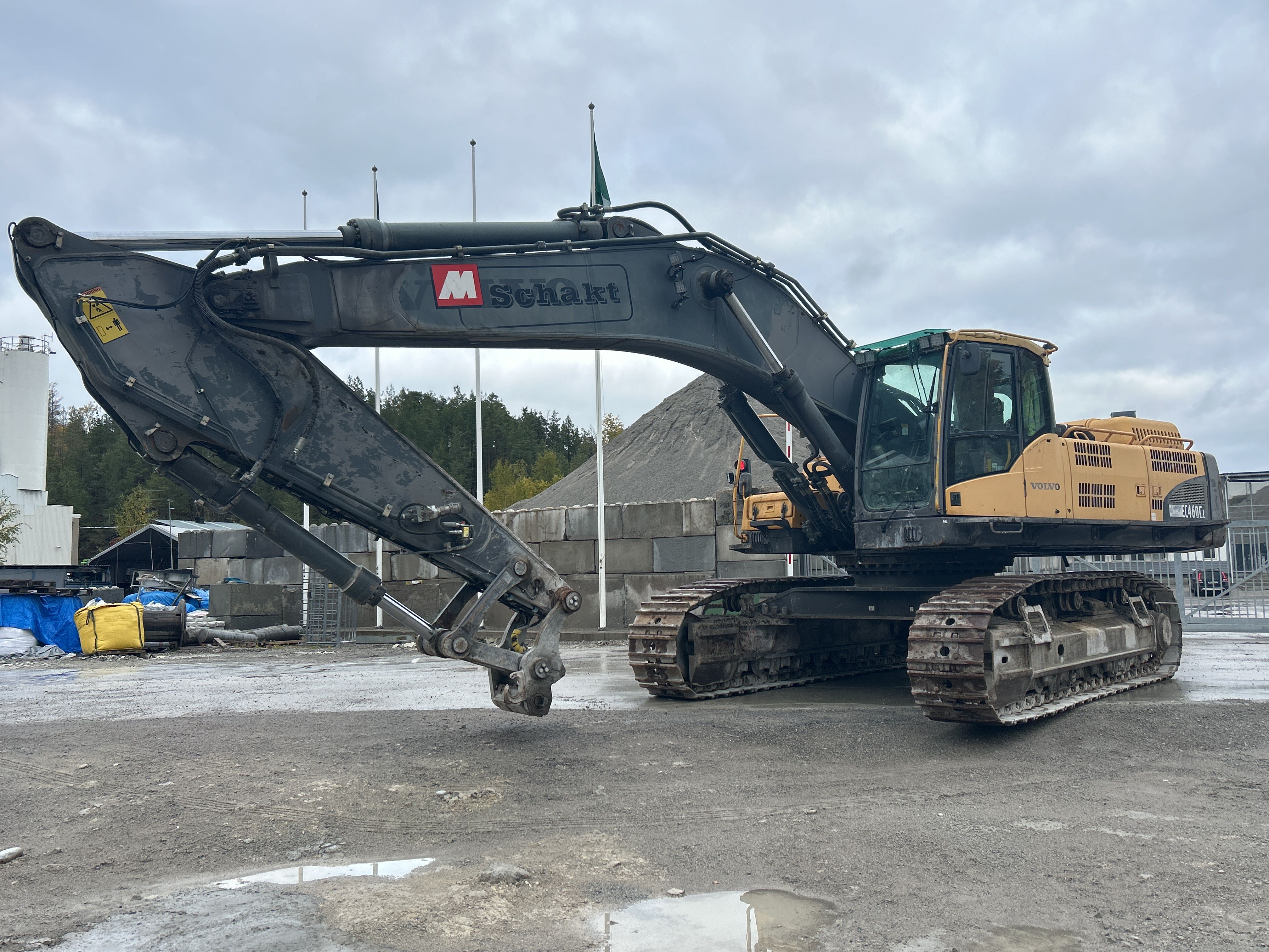 Crawler excavator with 2 buckets - Volvo EC460CL -2008