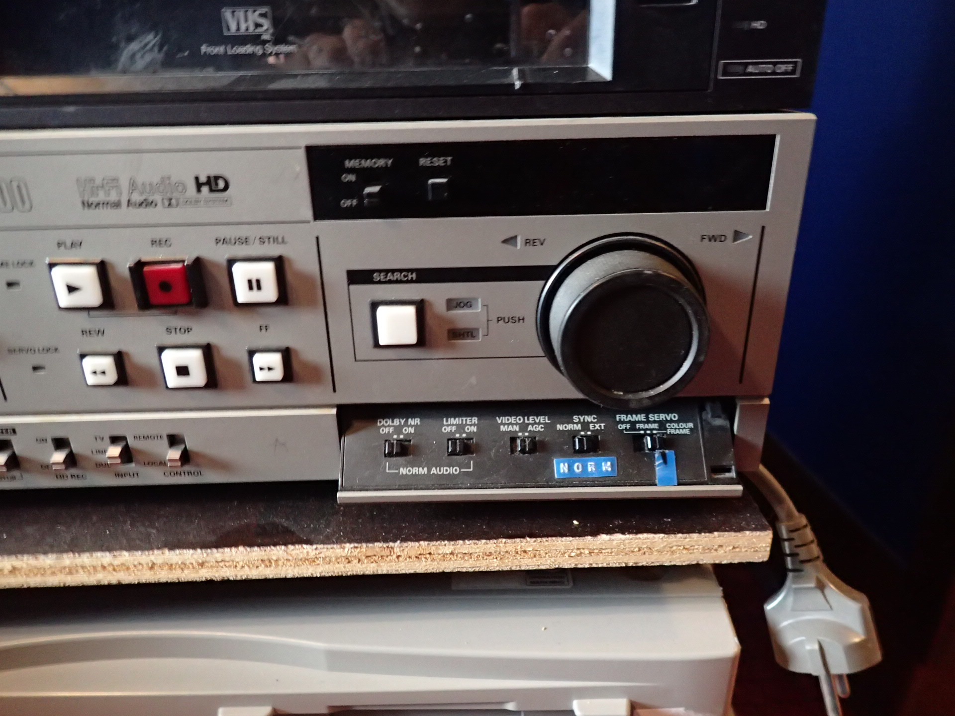 VCR cameras and editing equipment PS Auction We value the future