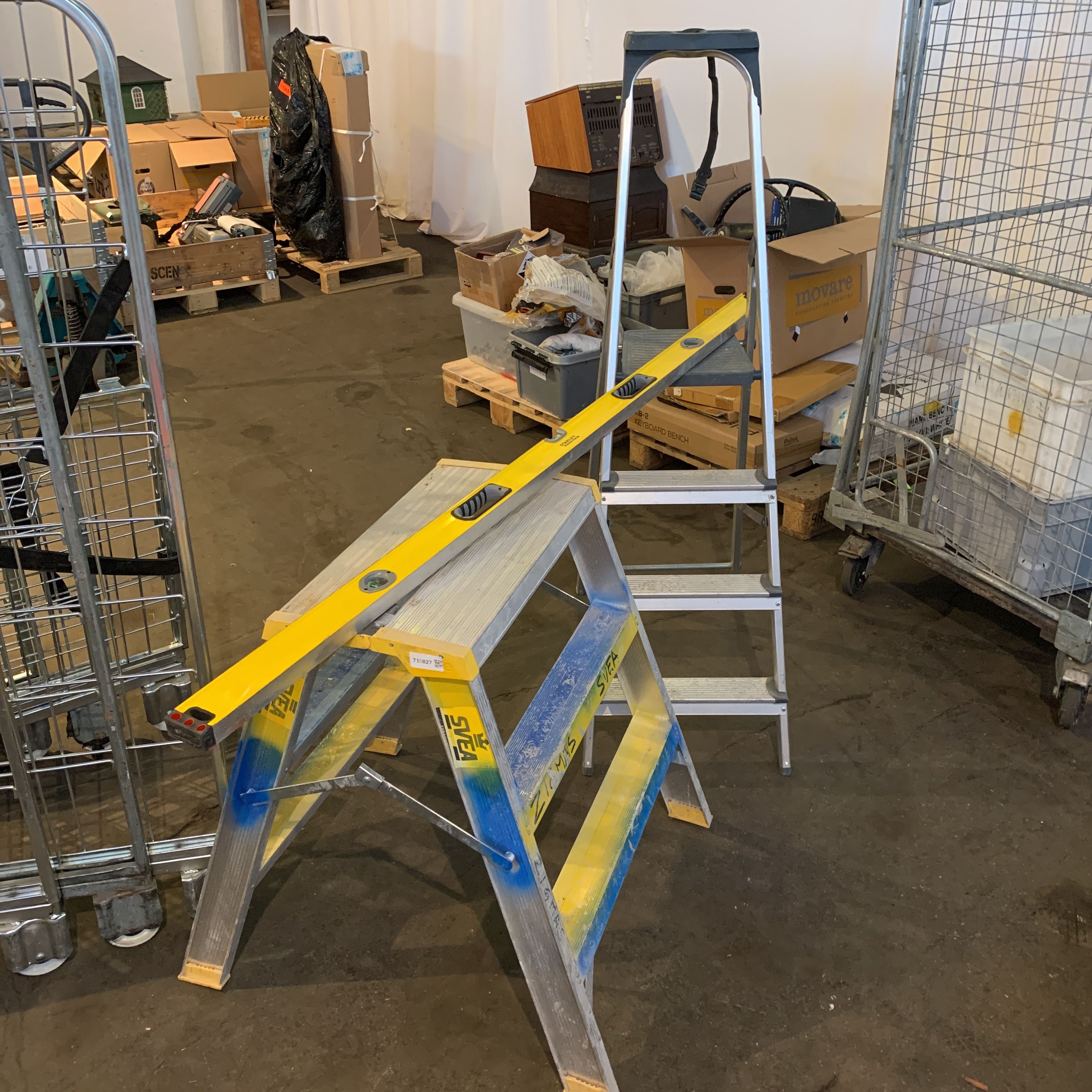 Workbench, stepladder spirit level