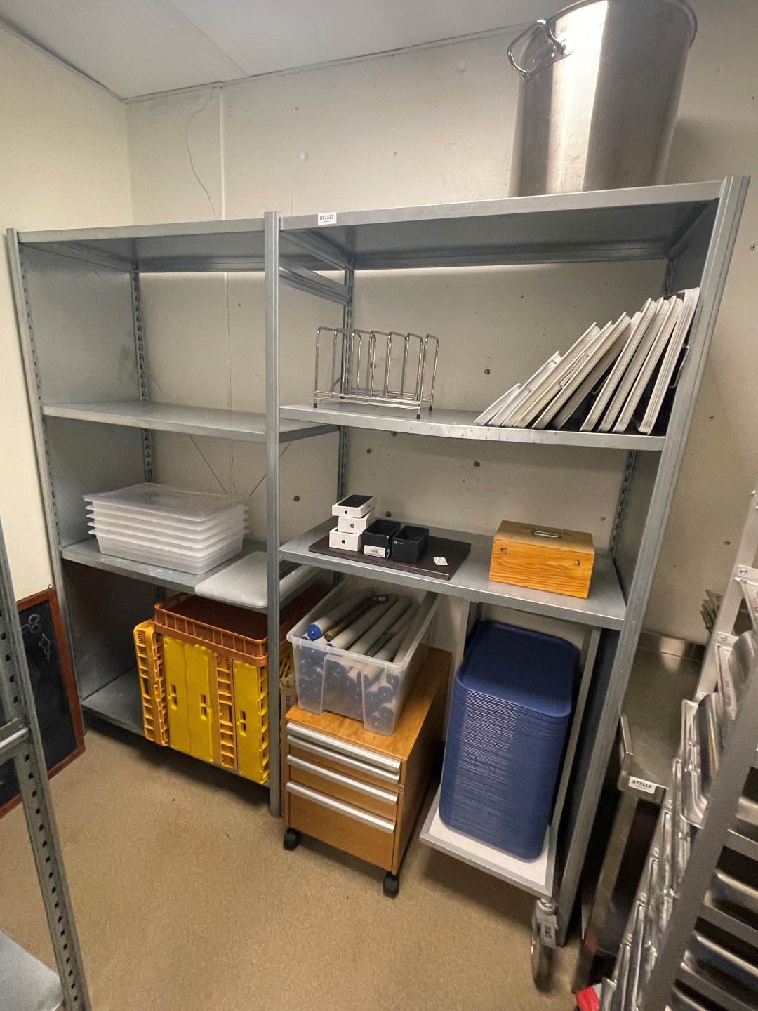 Sheet metal shelves for disassembly 3 sections PS Auction We value