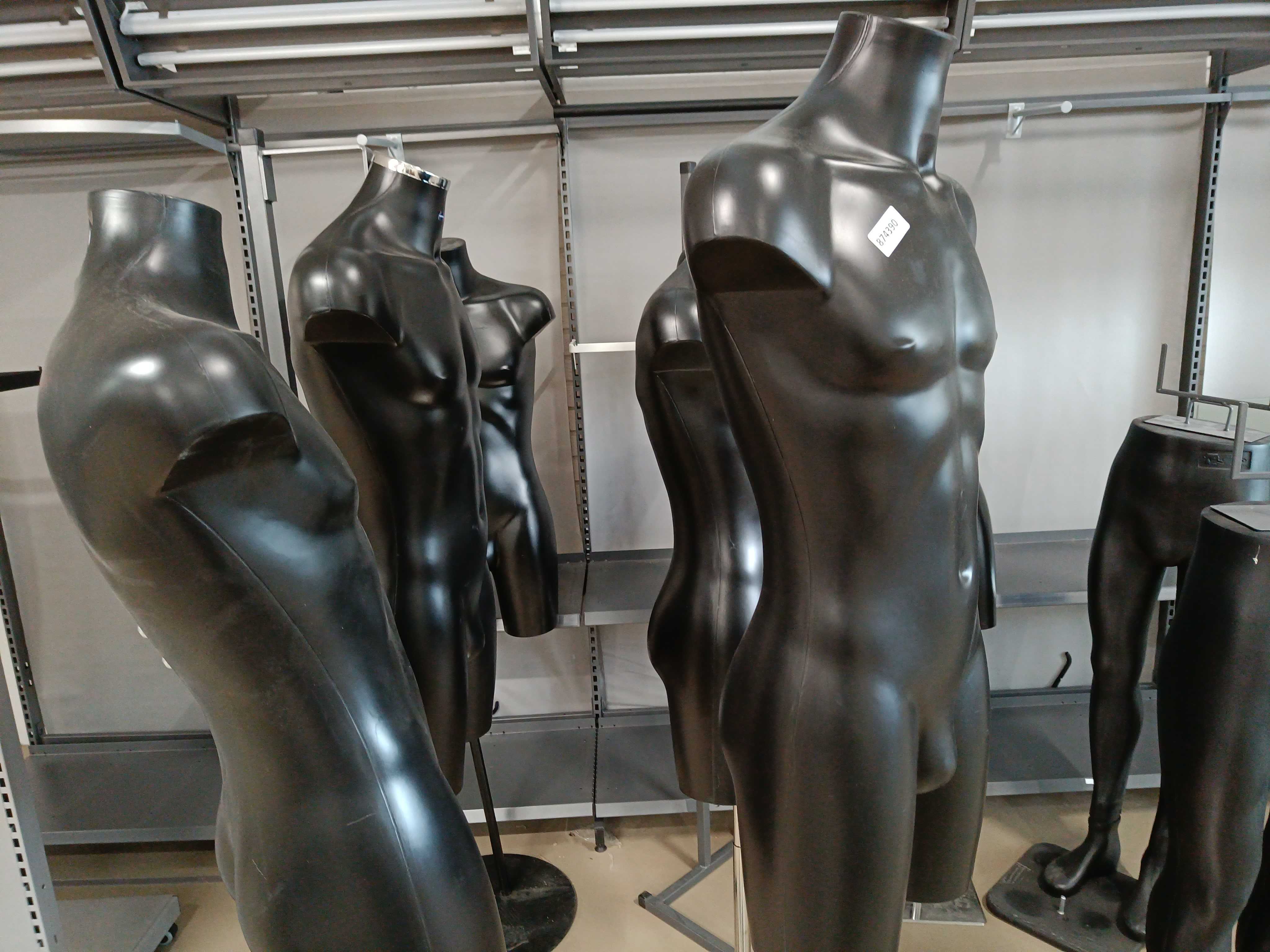 Mannequins PS Auction We value the future Largest in net auctions