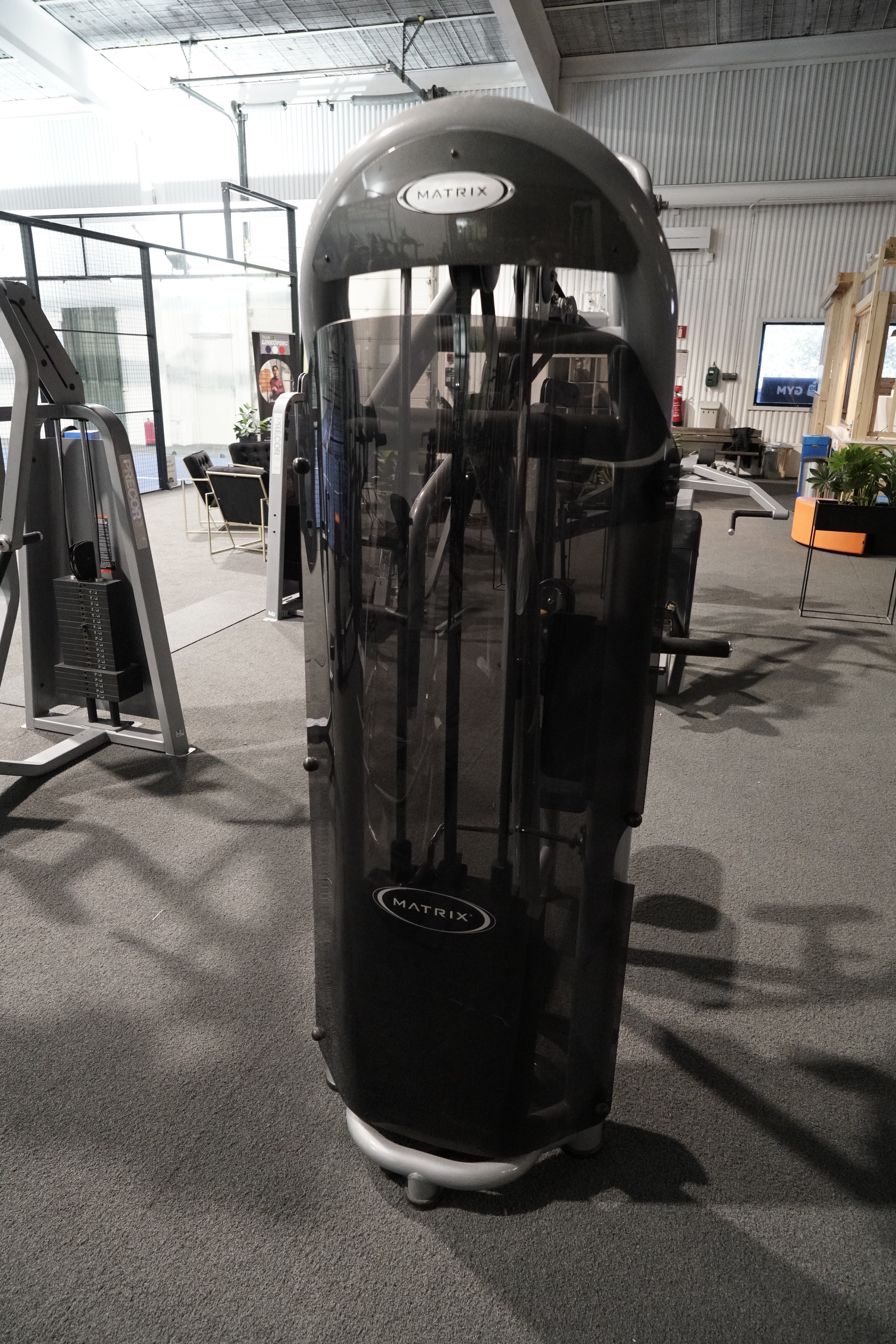 Matrix 1 Rowing Machine Matrix Seated Rowing Machine - PS Auction - We value the future ...