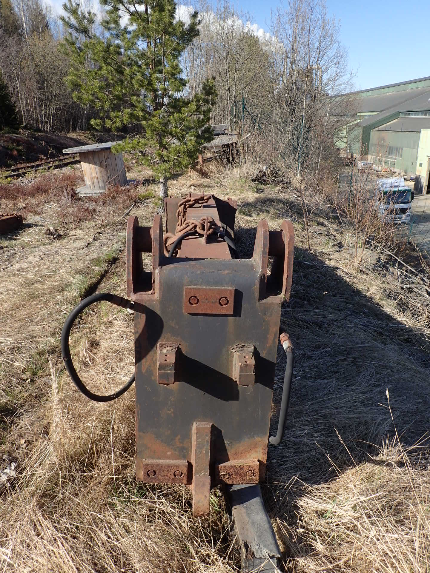 Hydraulic extension arm with bucket PS Auction We value the future