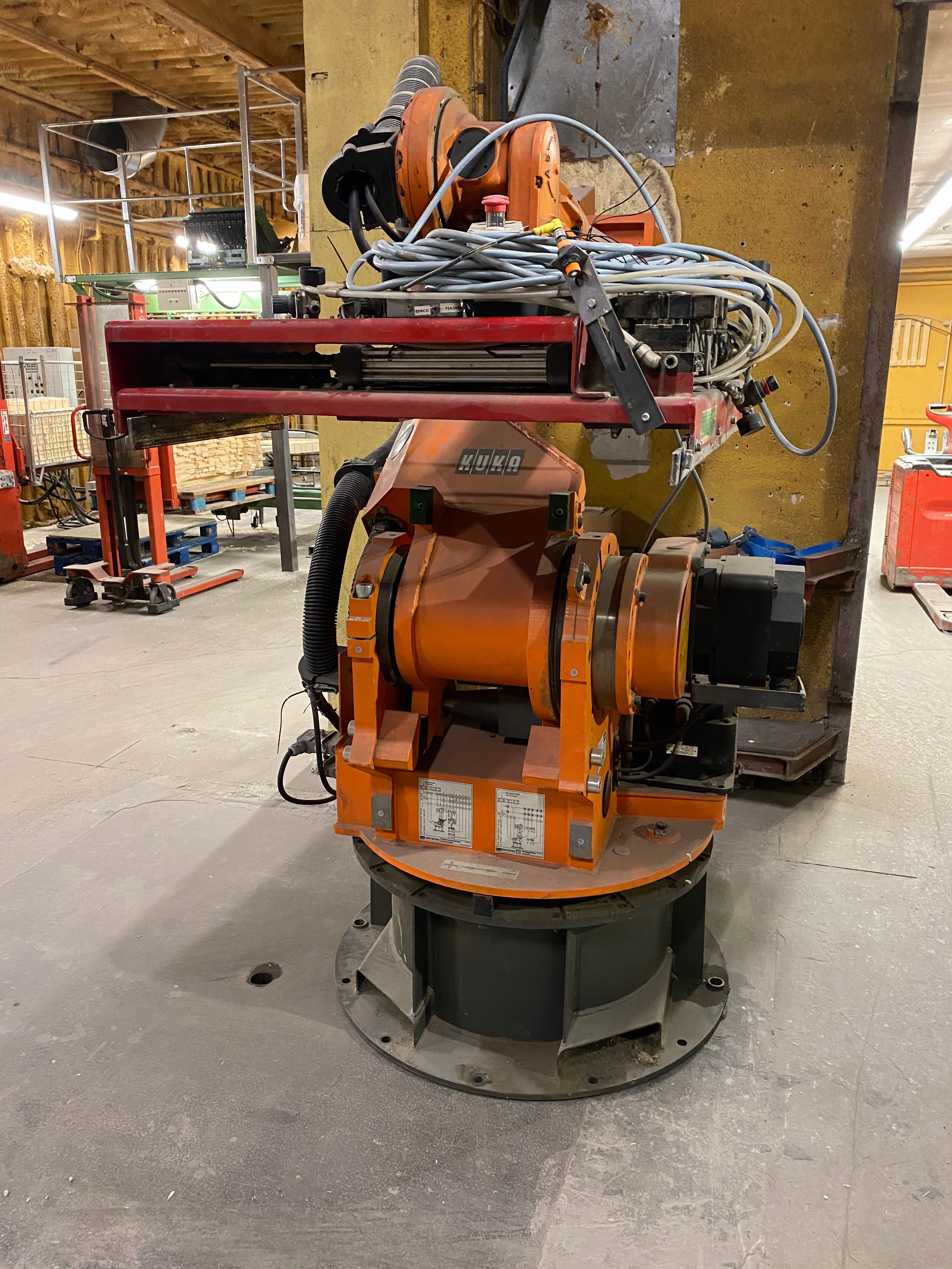 Industrial robot KUKA - PS Auction - We value the future - Largest