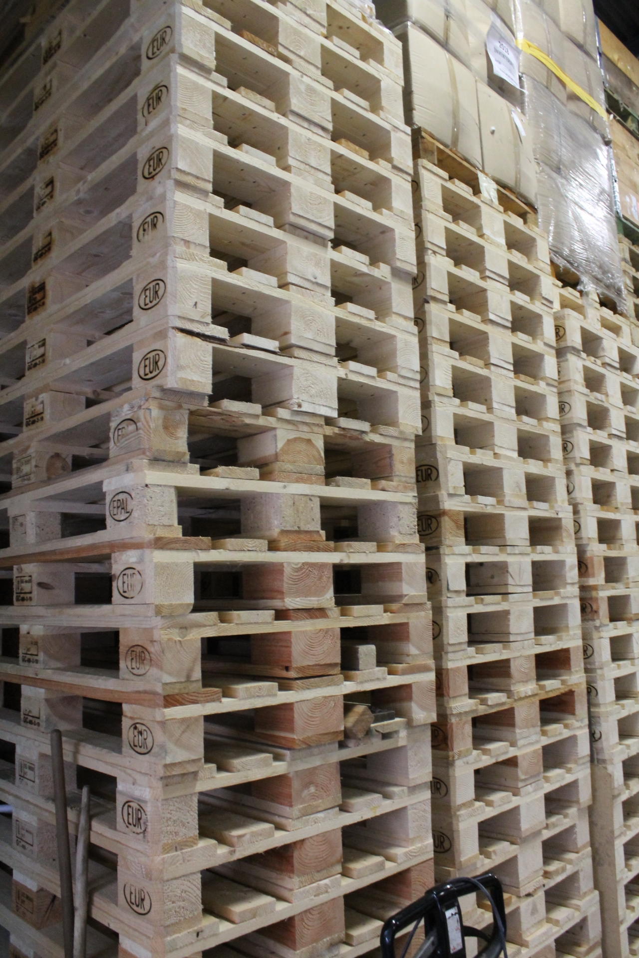 EUR pallet new - PS Auction - We value the future - Largest in net auctions