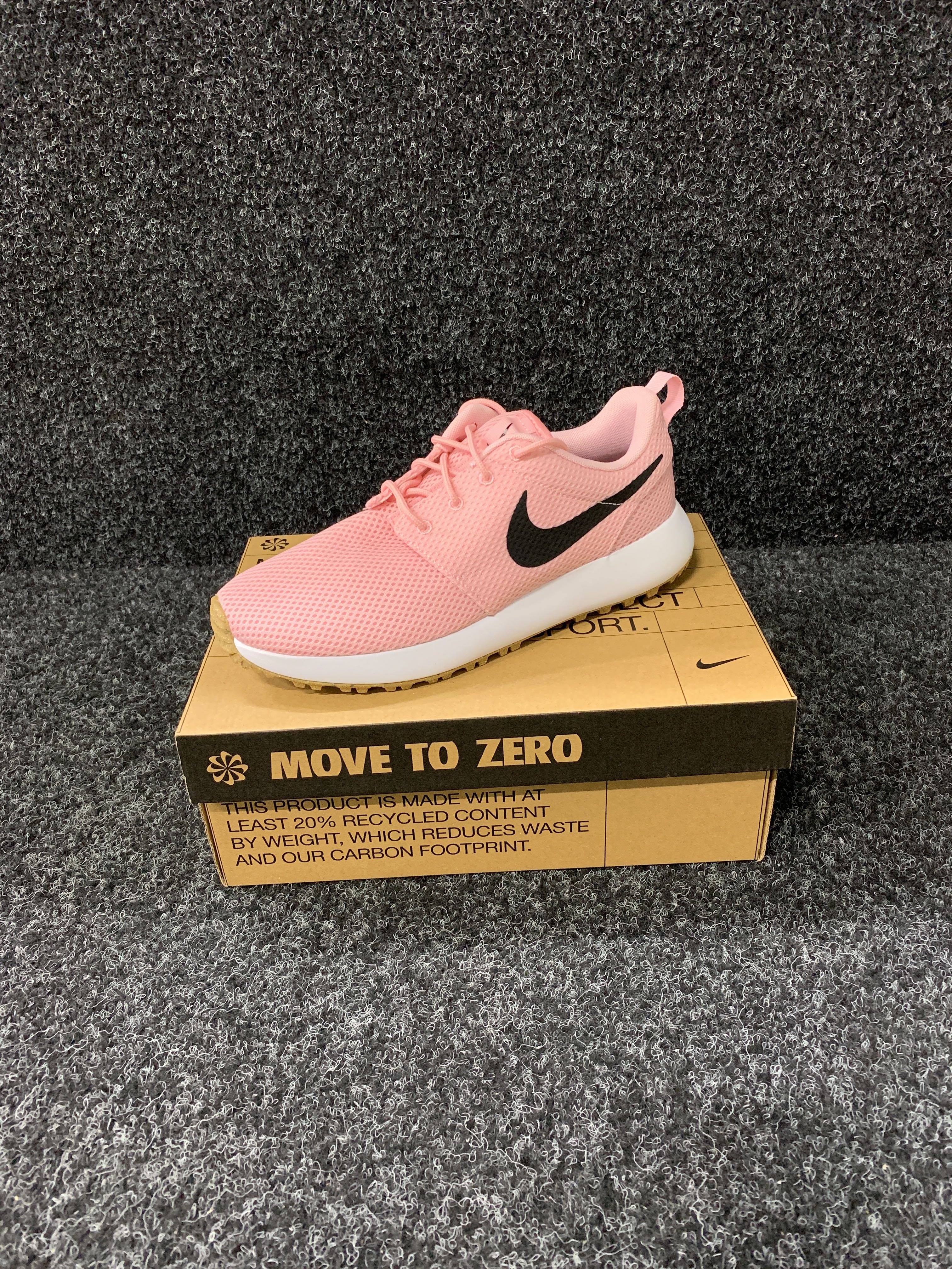 blush nike roshe
