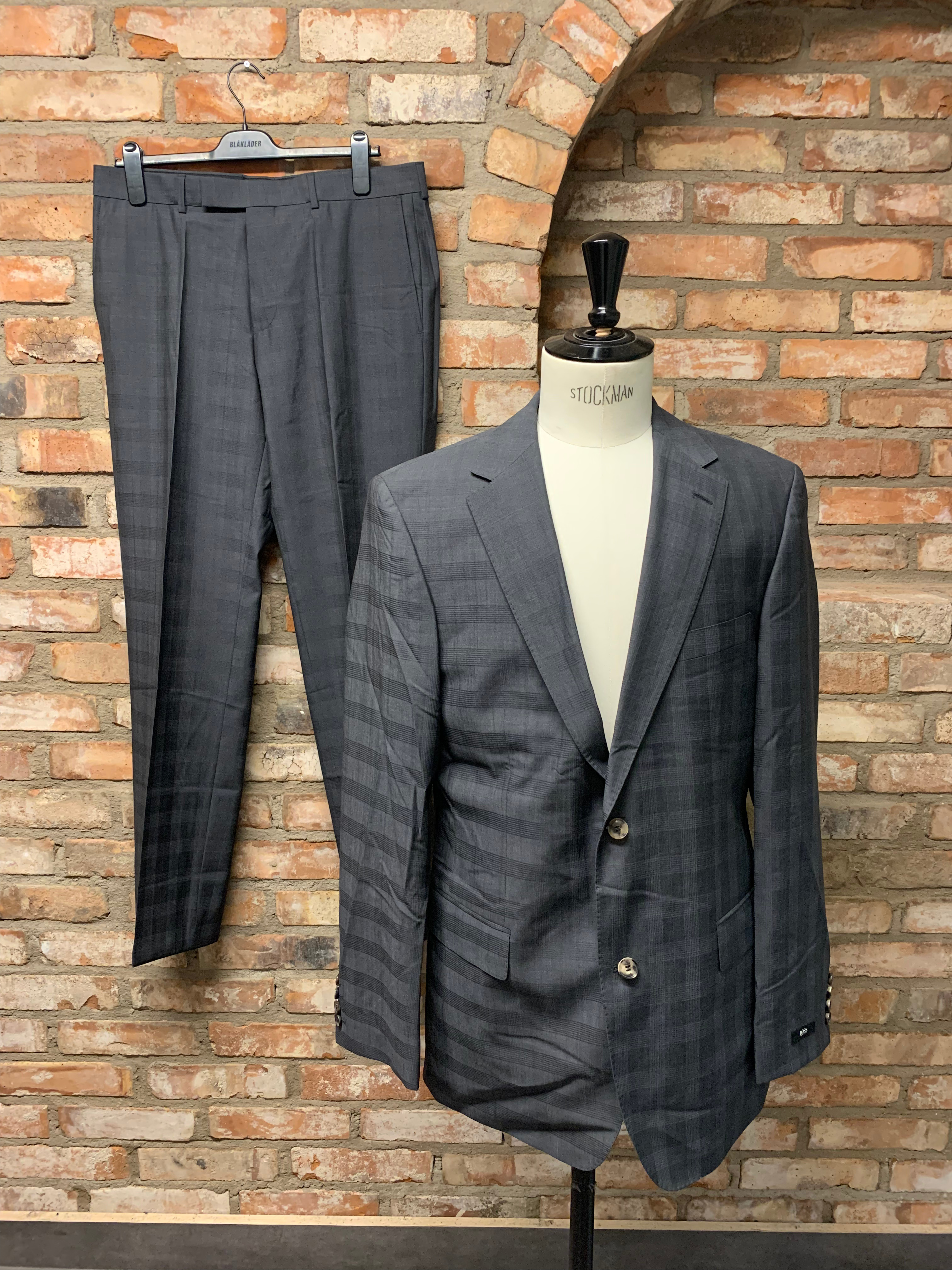 hugo boss suit size 98