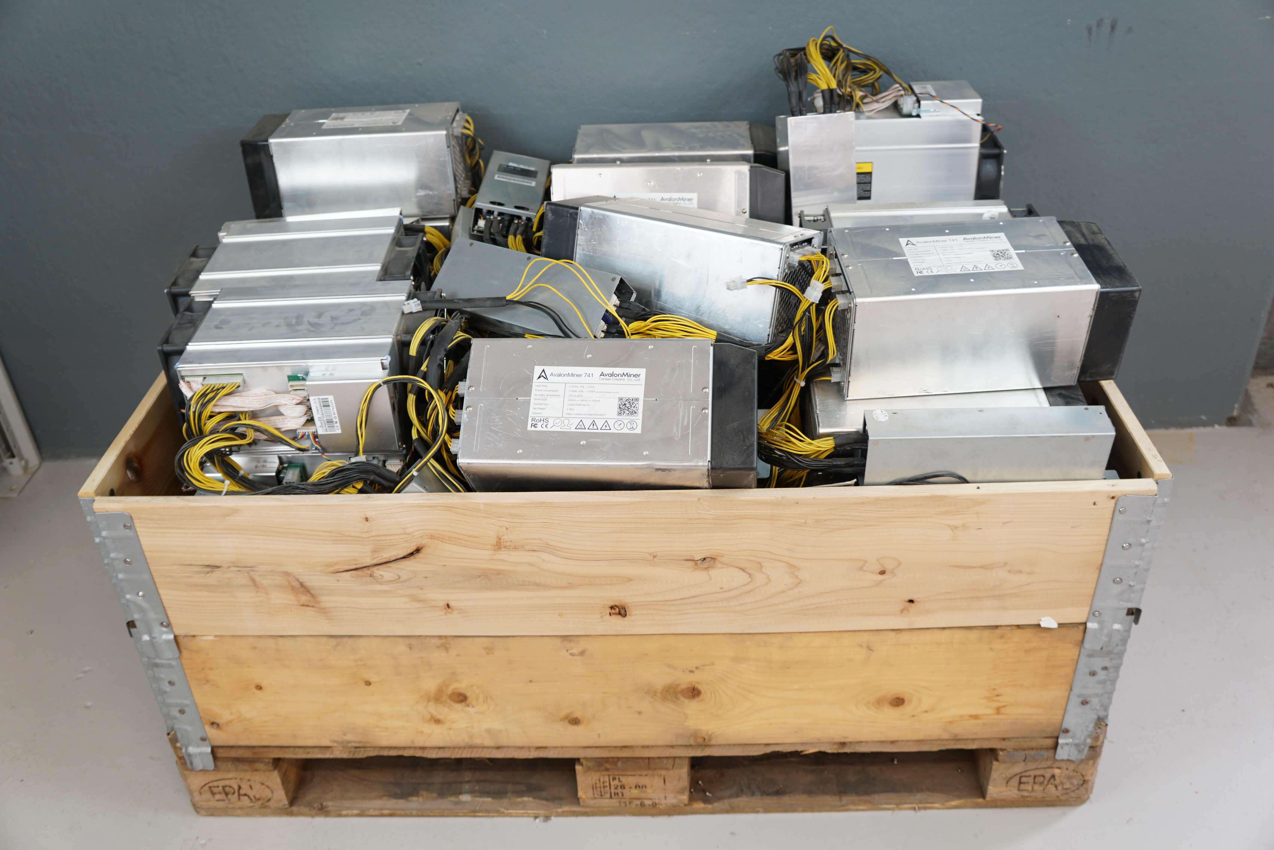 Antminer/Avalon miner | Crypto miners, 34 pcs - PS Auction - We value the  future - Largest in net auctions