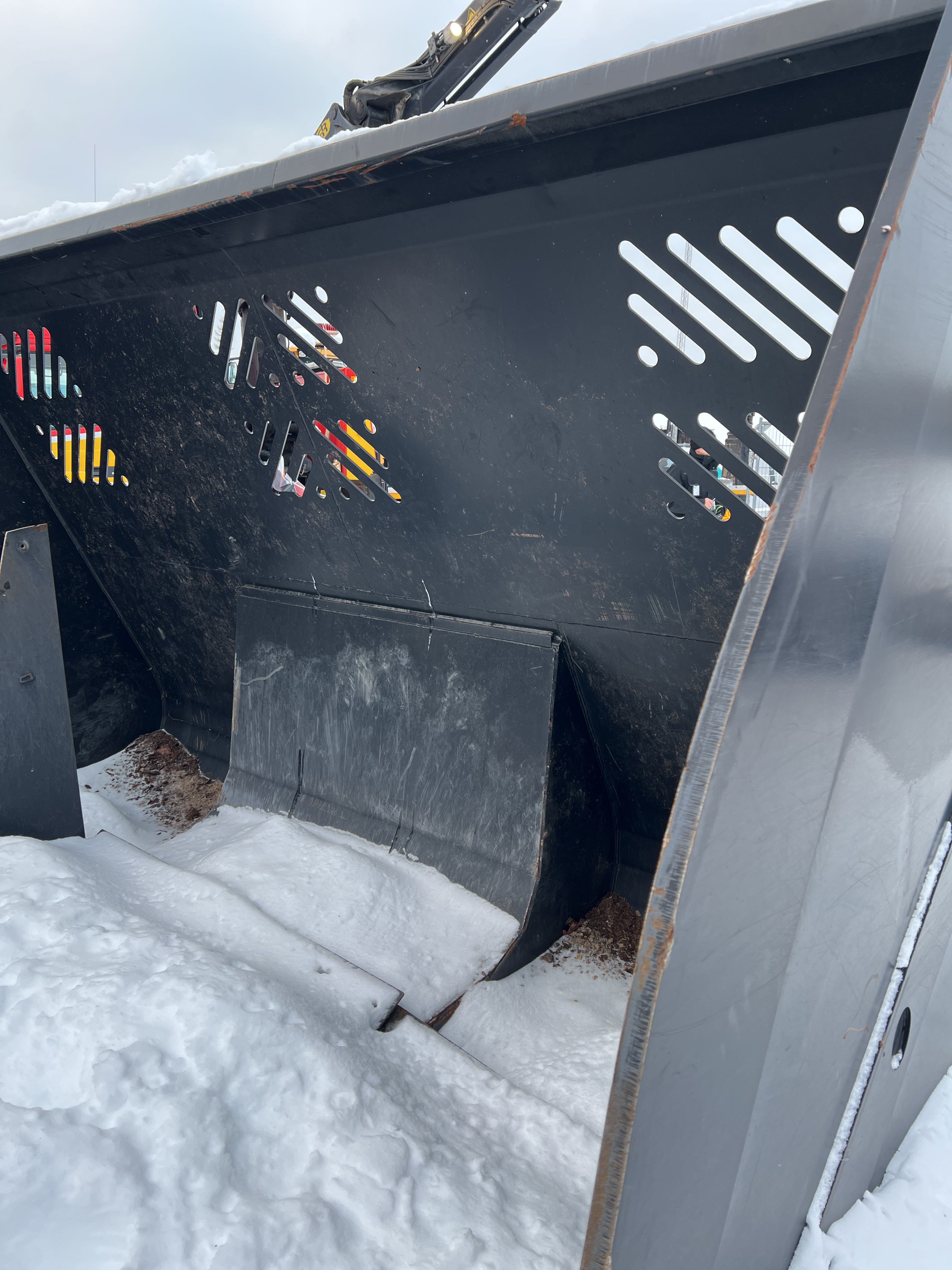 LIGHT MATERIAL BUCKET LARGE BM 15500 L from SE Equipment - PS Auction ...