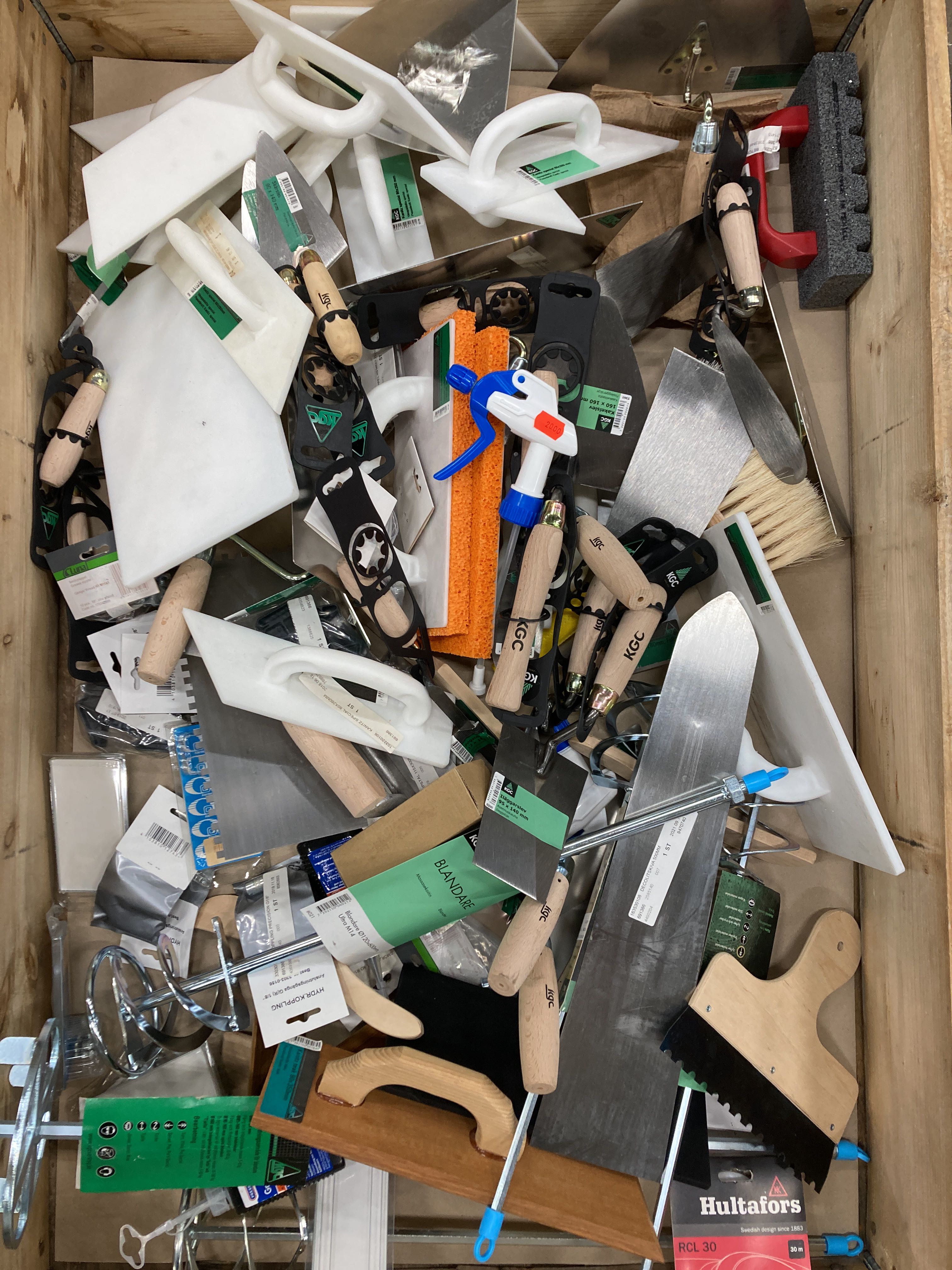 Assortment with masonry tools etc PS Auction We value the future