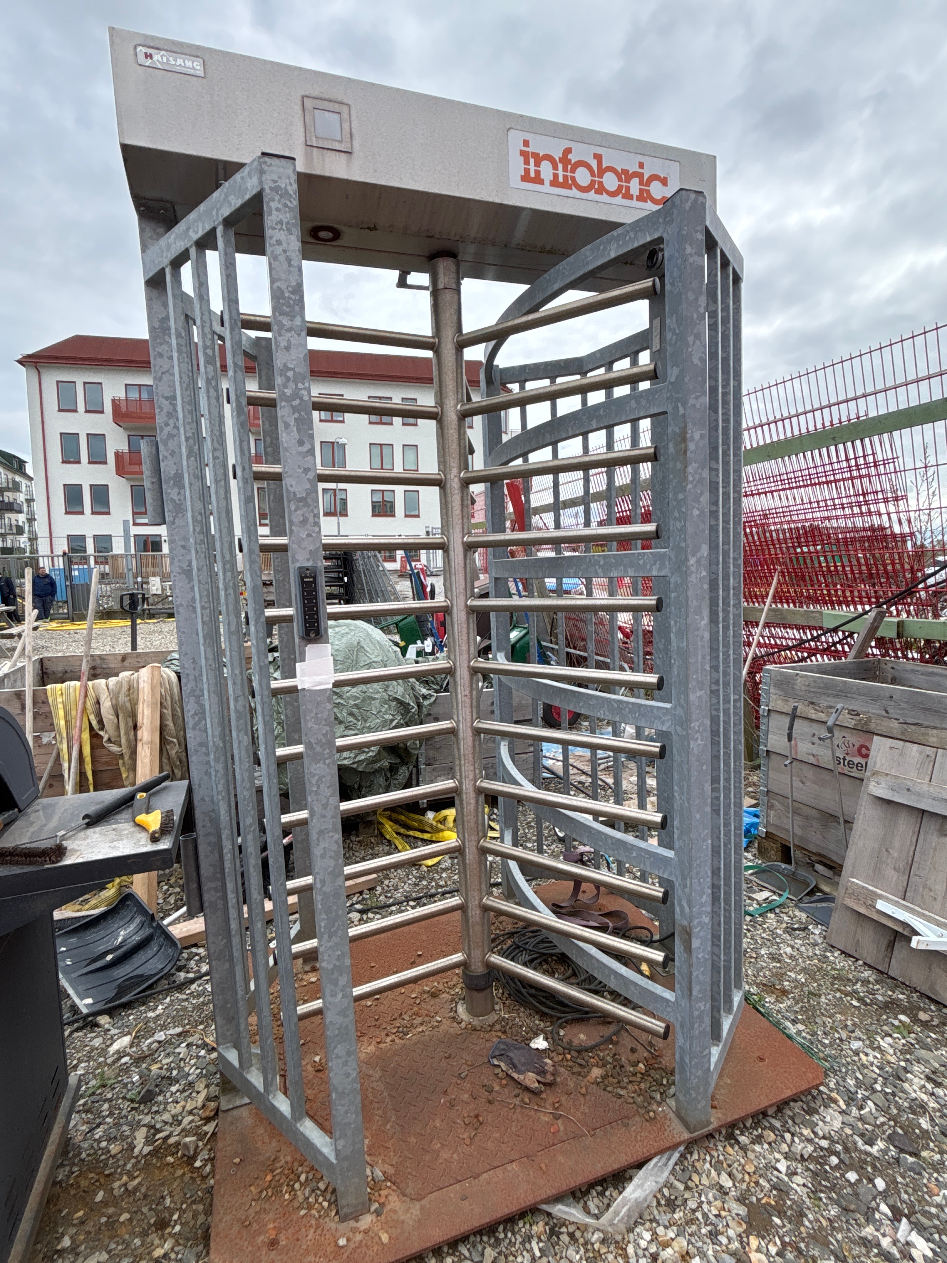 Rotary gate with code lock - Infobric / Halsang - PS Auction - We value ...