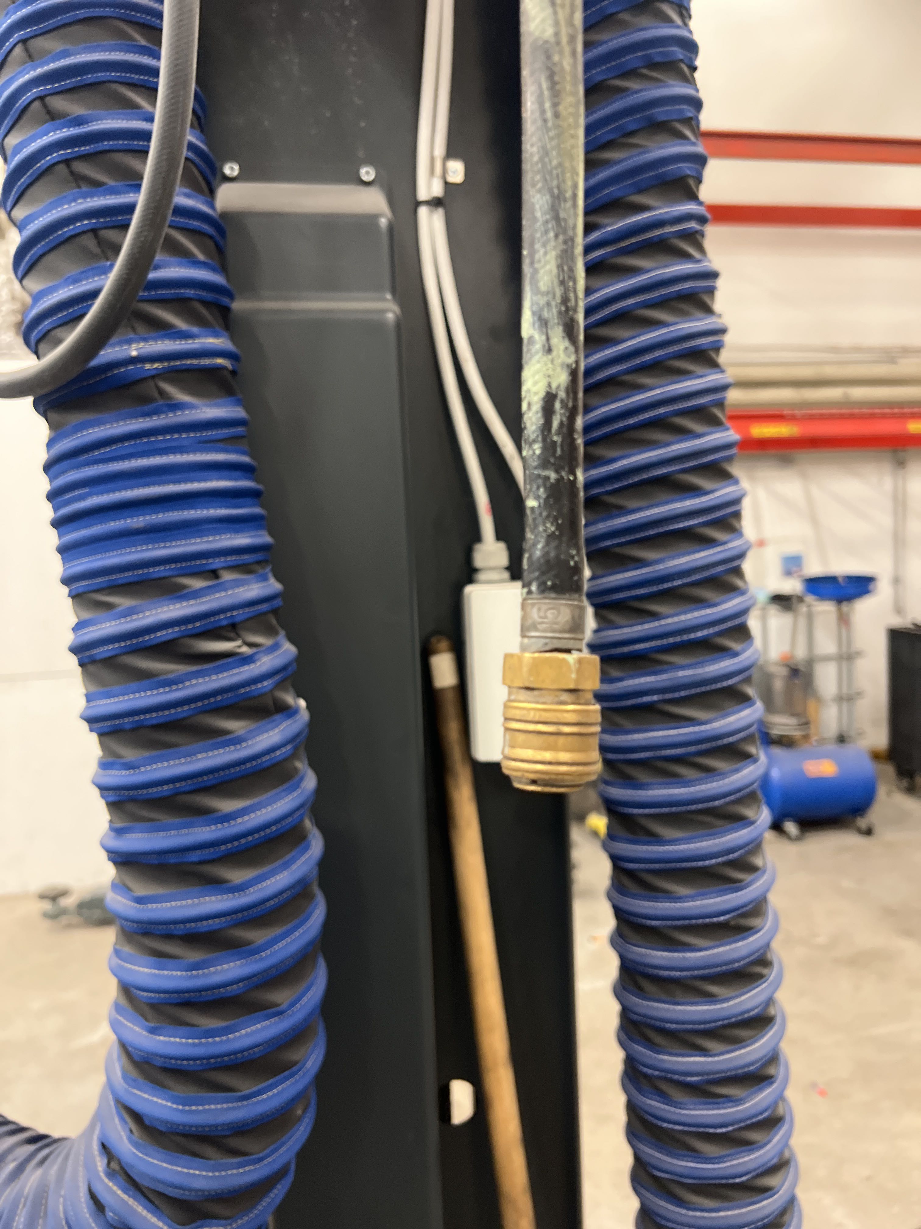 2-post lift 5000 kg - EAE/Nordic EE-62BE-50T -2023 - PS Auction