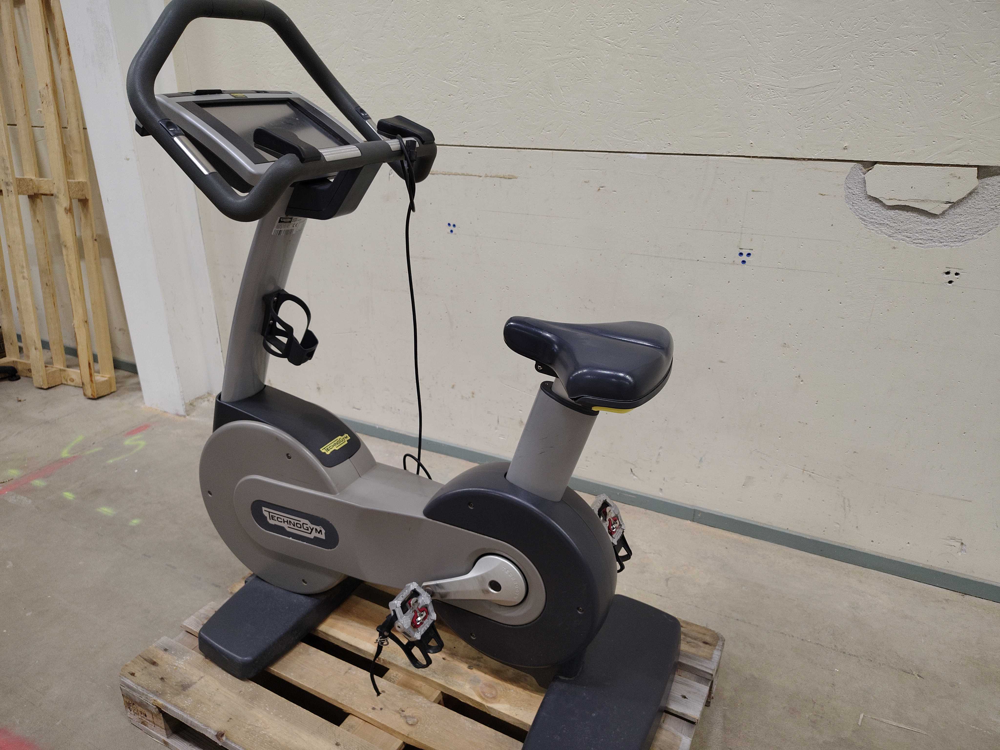 Edexcite Exercise bike - Technogym Excite - PS Auction - We value the future ...