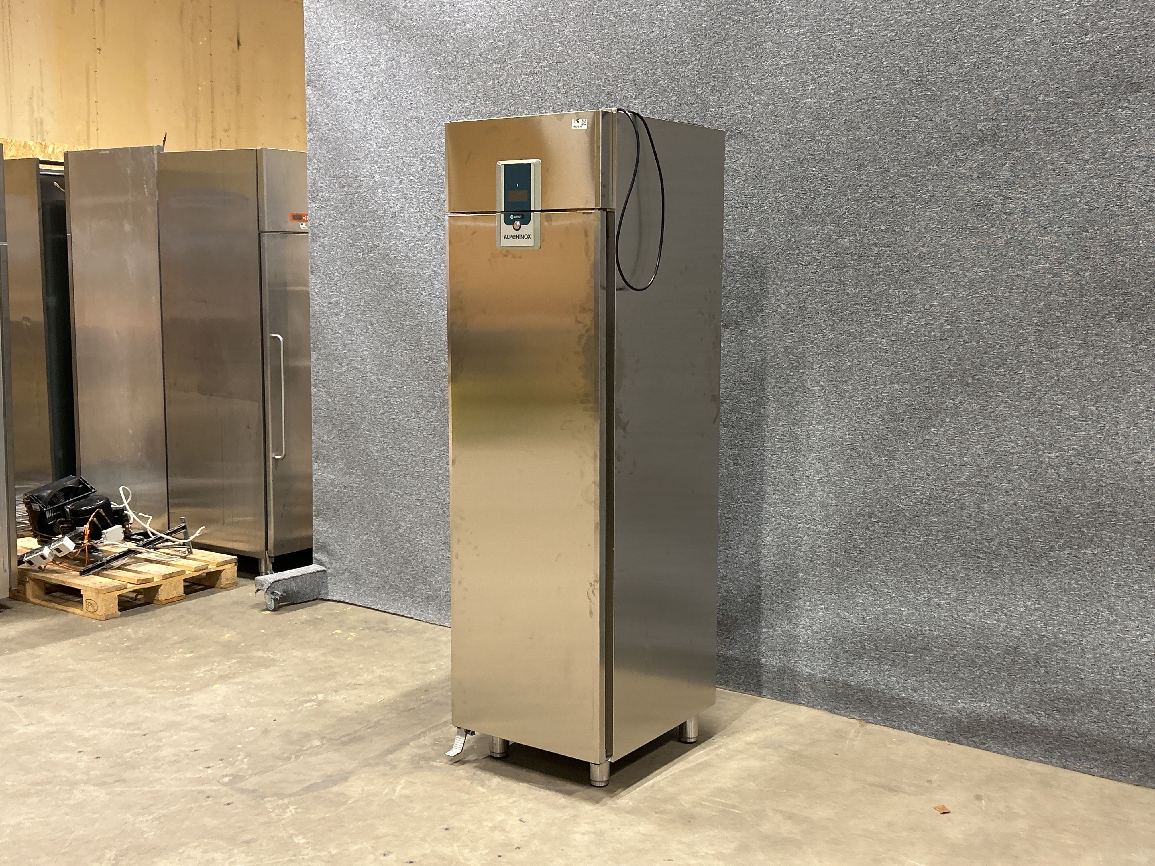 Freezer - Alpeninox APS04F1FR, -2026 - PS Auction - We value the