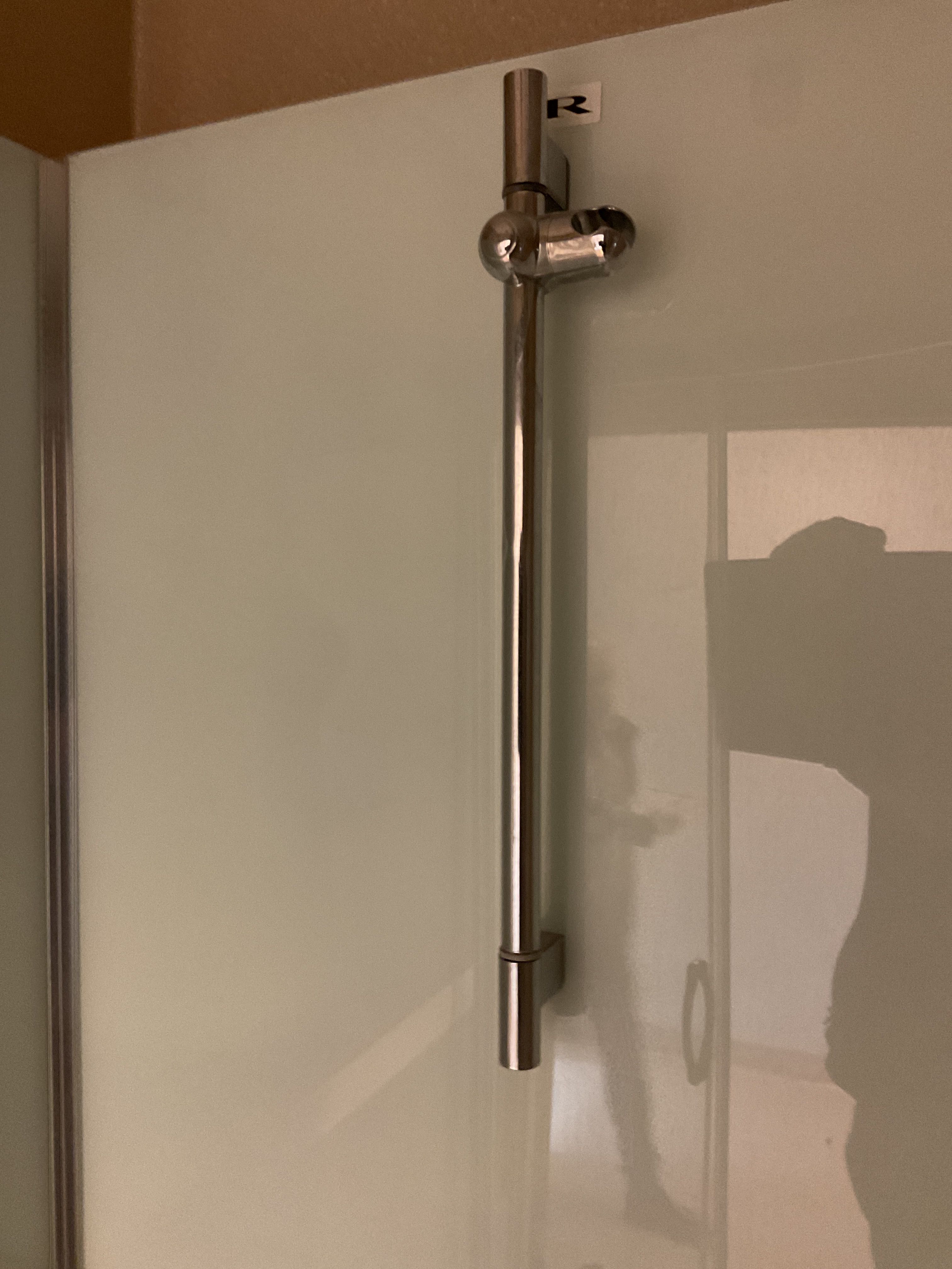 Shower cabin PS Auction We value the future Largest in net auctions