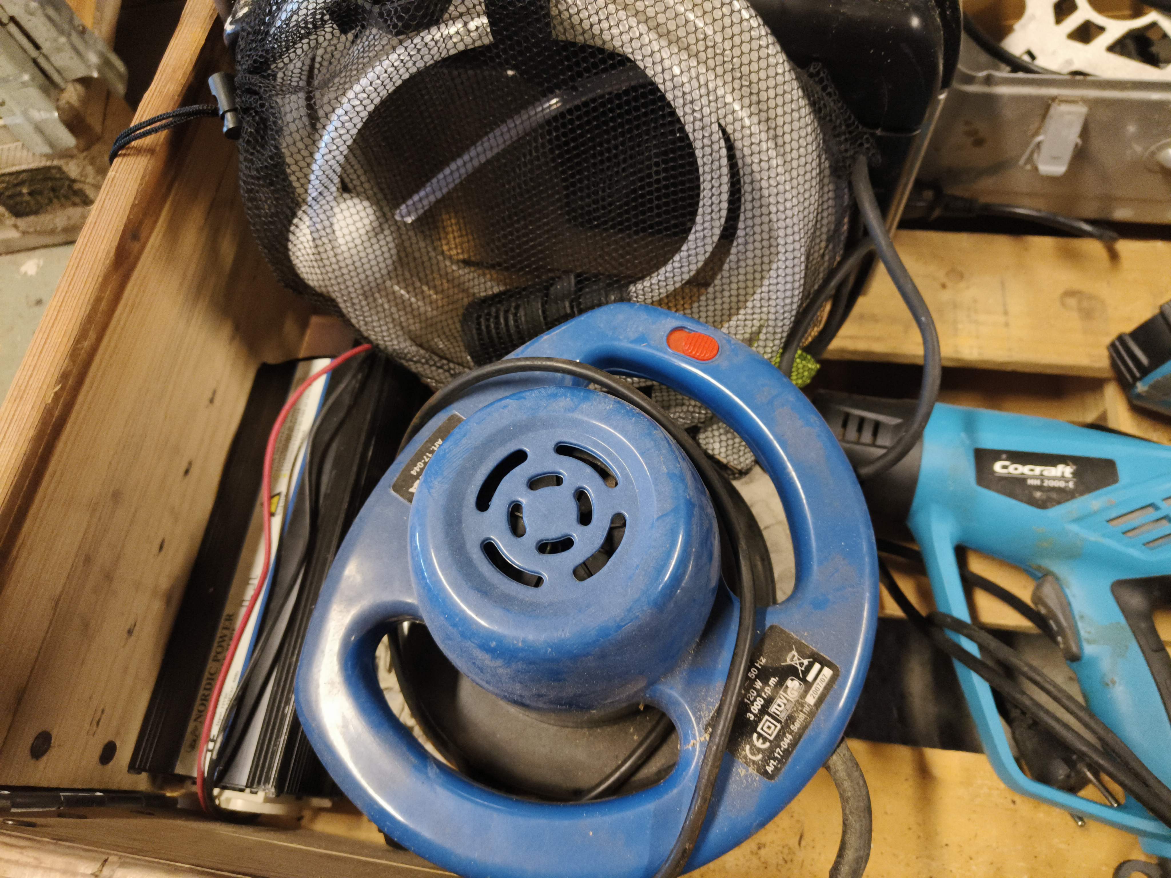 Hand tools and hand machines - PS Auction - We value the future ...