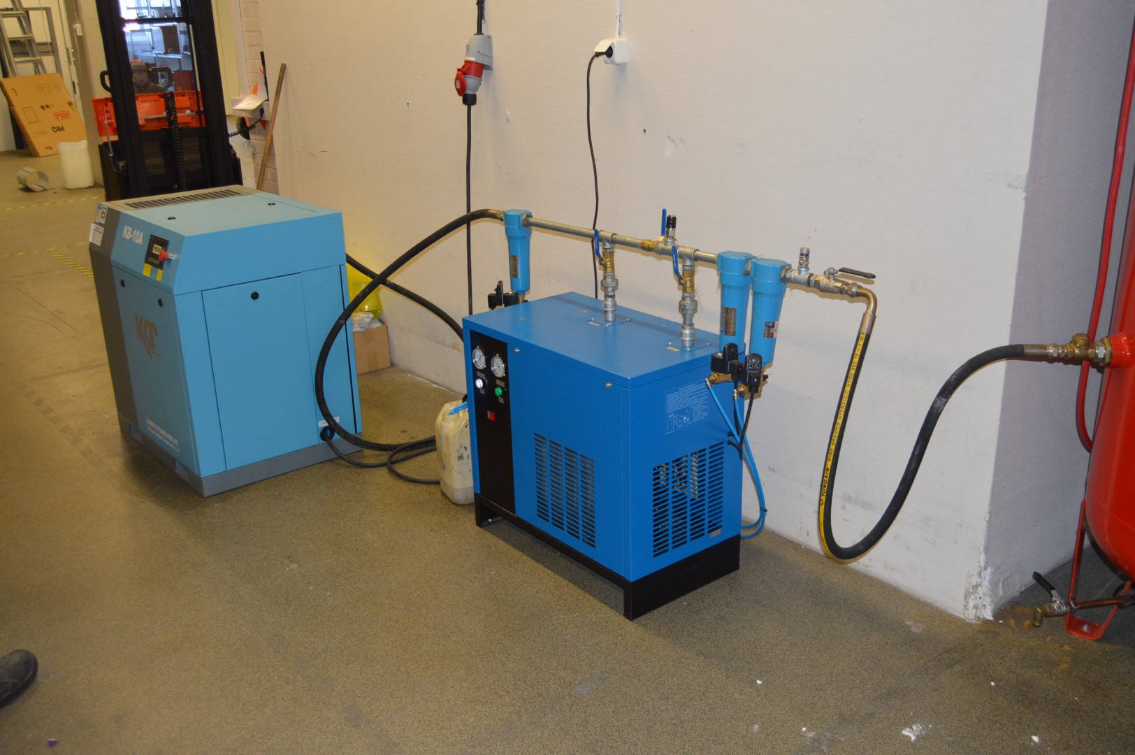 Compressor, Cooling dryer and tank PS Auction We value the future