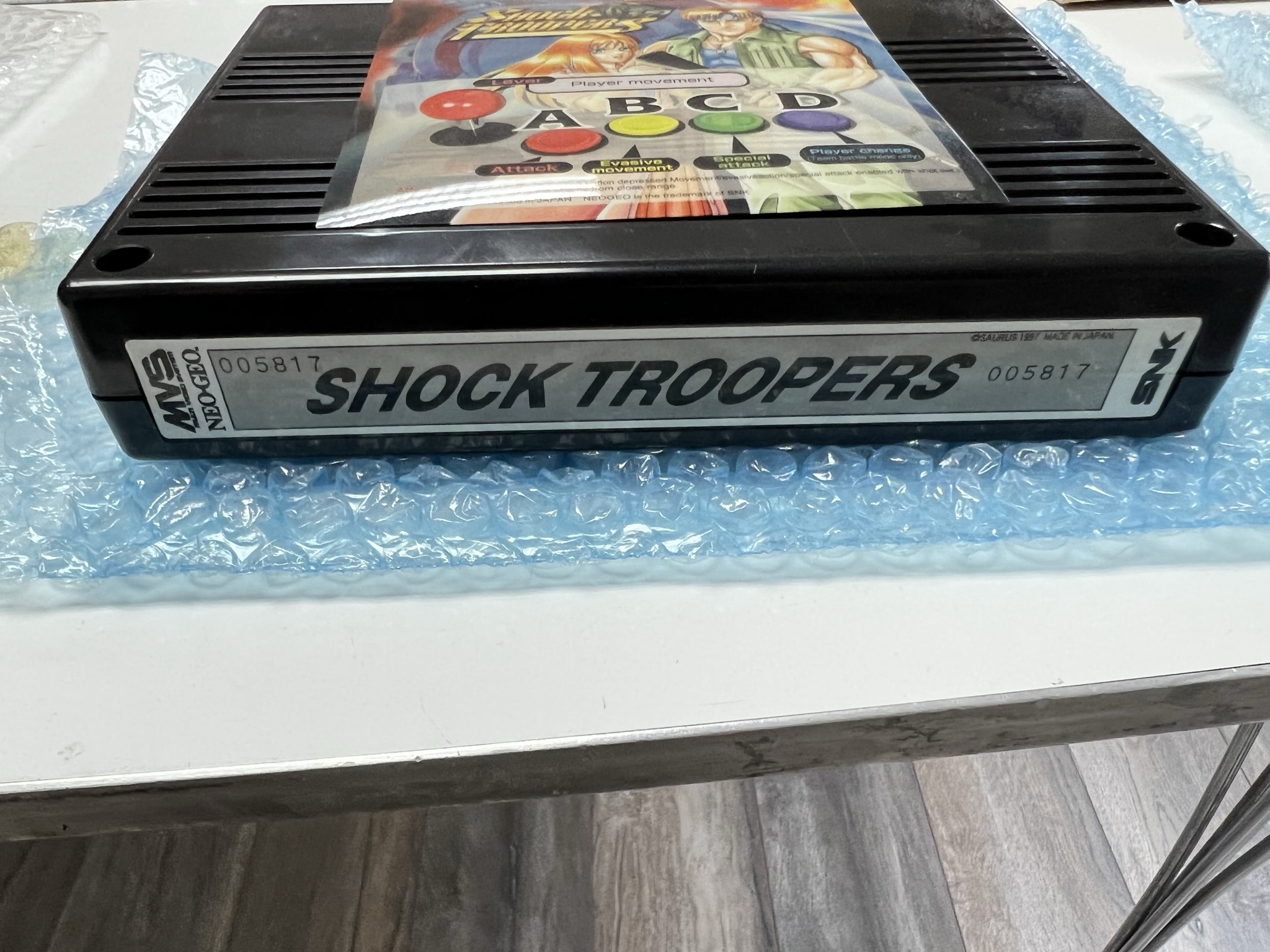 Kit MVS Shock Troopers Pour Borne D'arcade Neo Geo JAMMA – Version US, éditeur Saurus (1997)