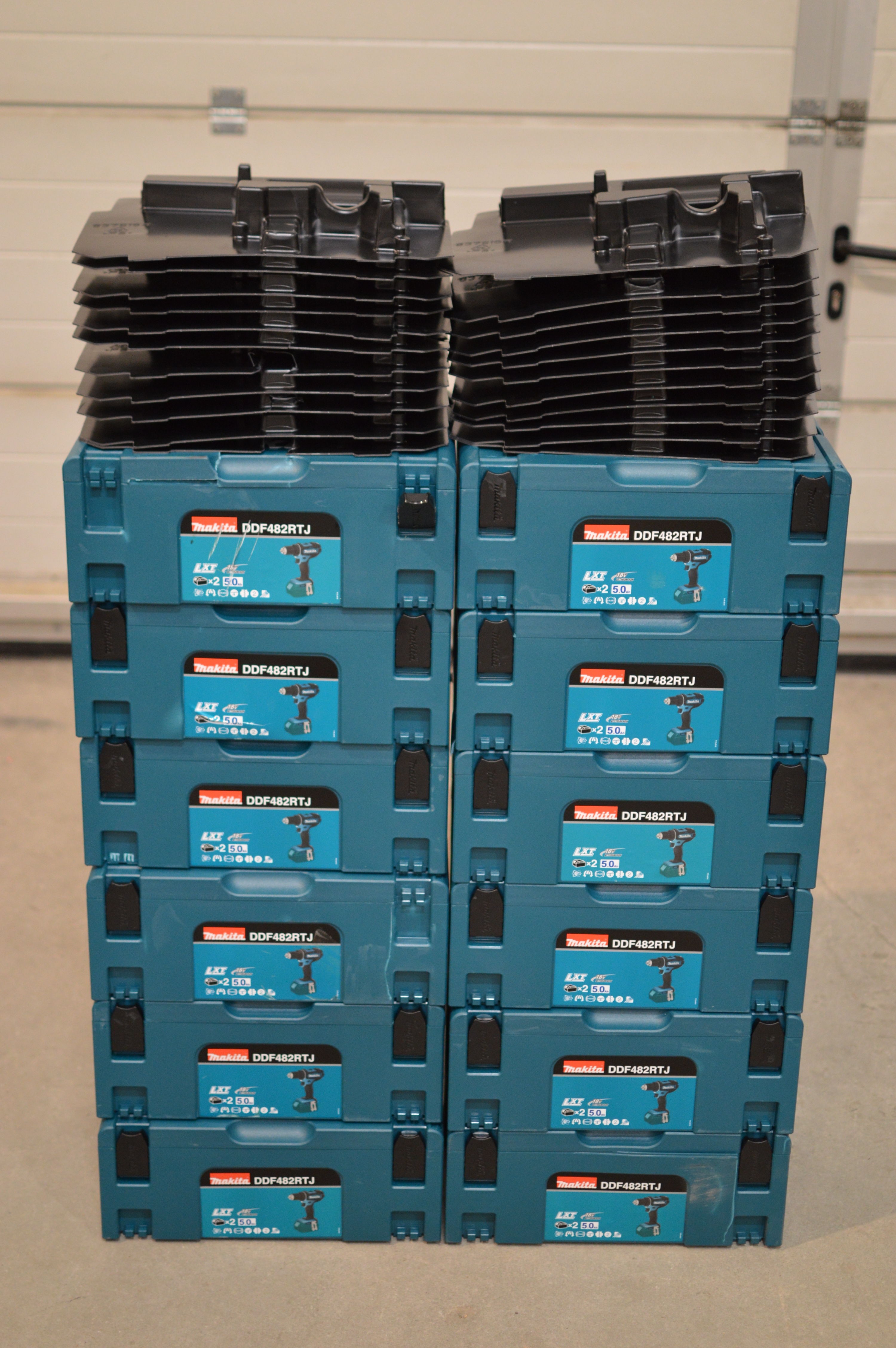 Makita Makpac cases nr 2 and insides - broken - PS Auction
