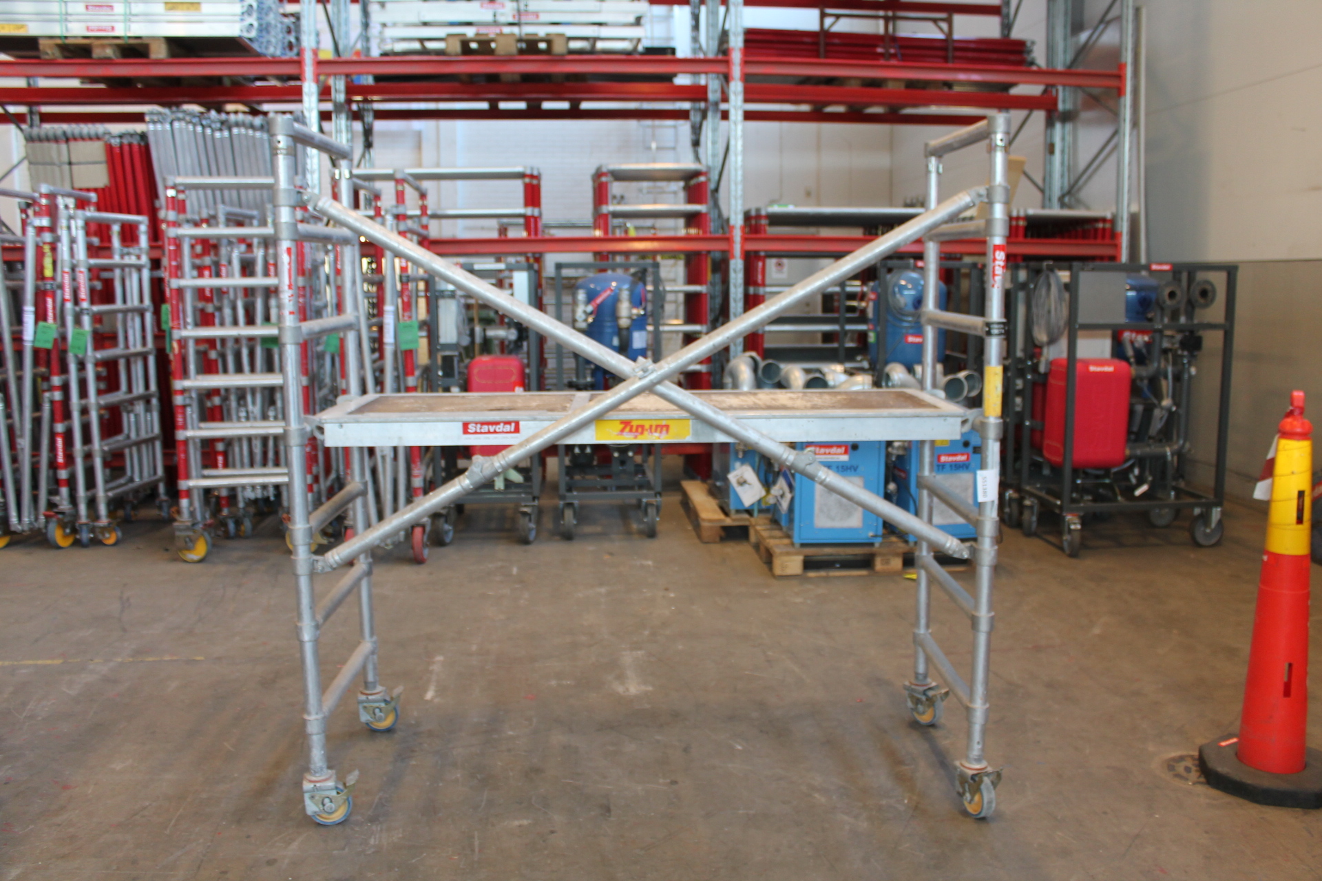 Craft stand 2 meters - PS Auction - We value the future - Largest in ...