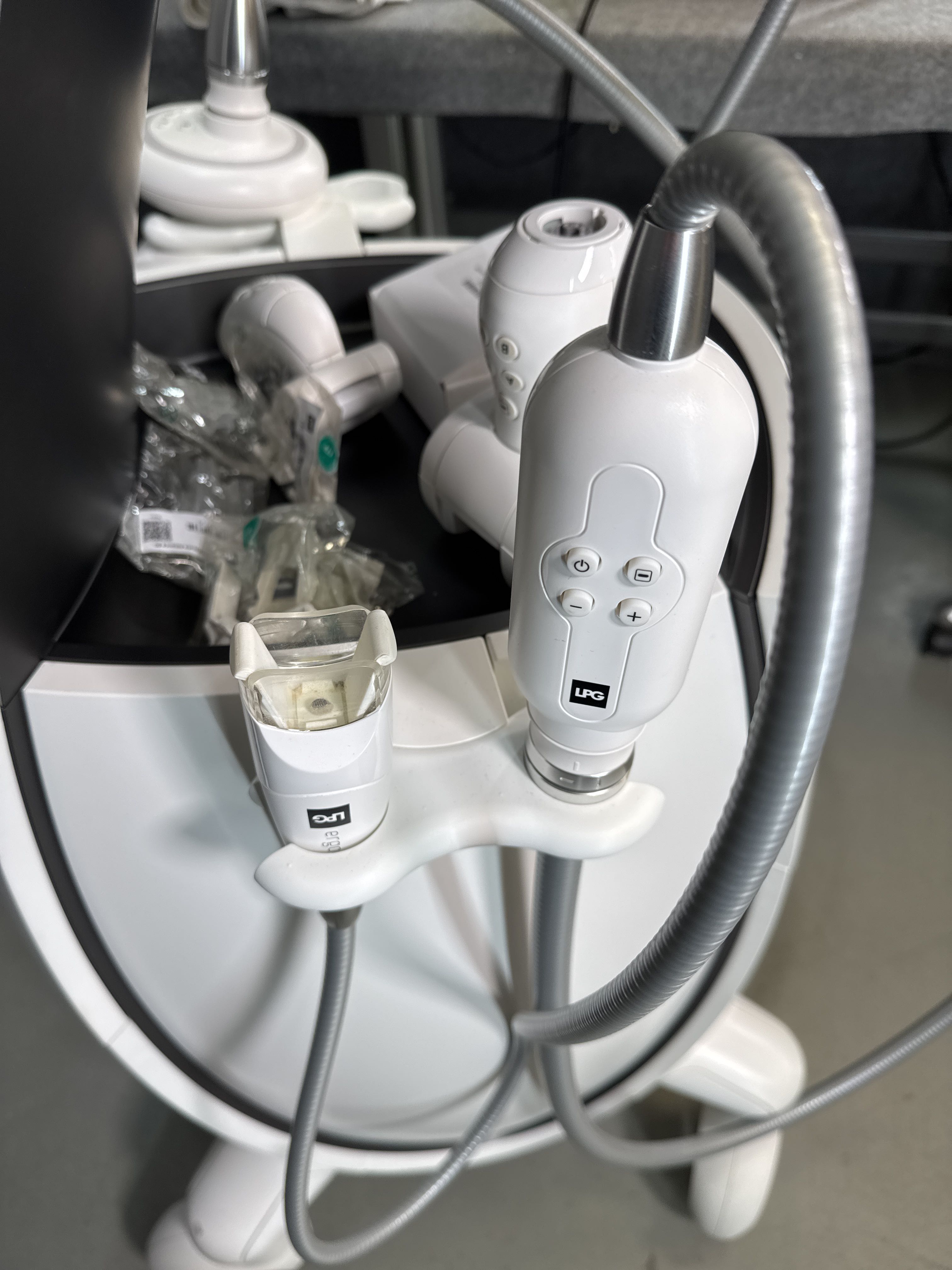 LPG Cellu M6 Alliance Medical – treatment equipment - PS Auction