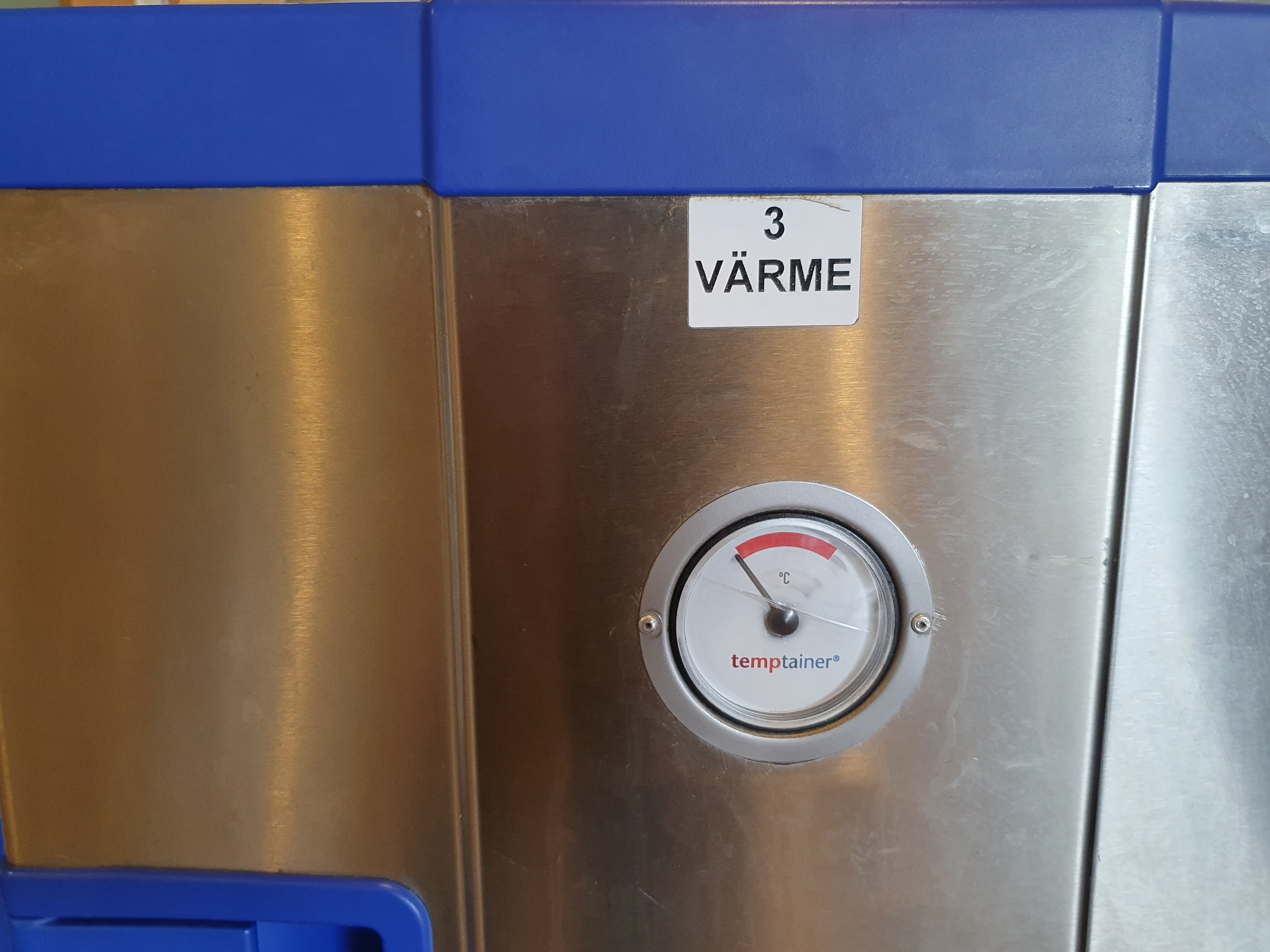 Cateringvagn Hallins H23435, kyla/värme - Auktioner online