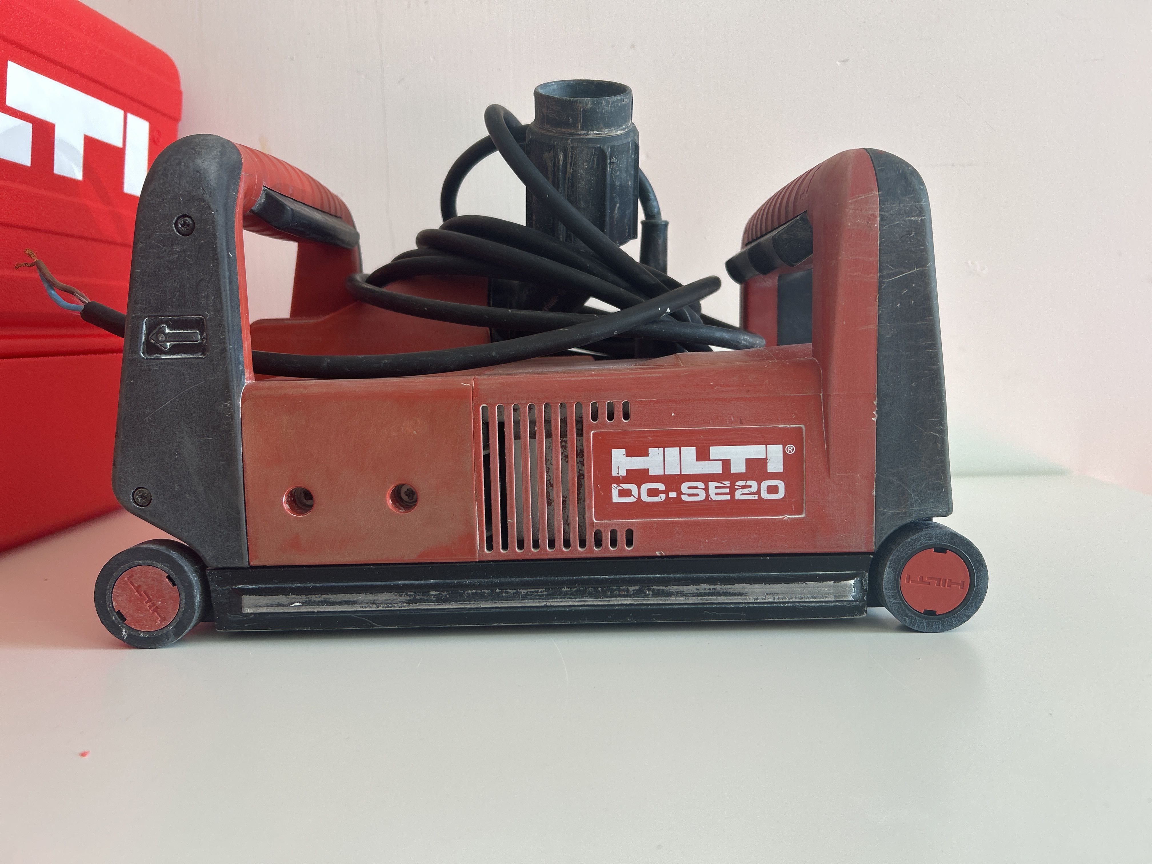Hilti Drywall Router Circular saw and router - Hilti - PS Auction - We value the future ...