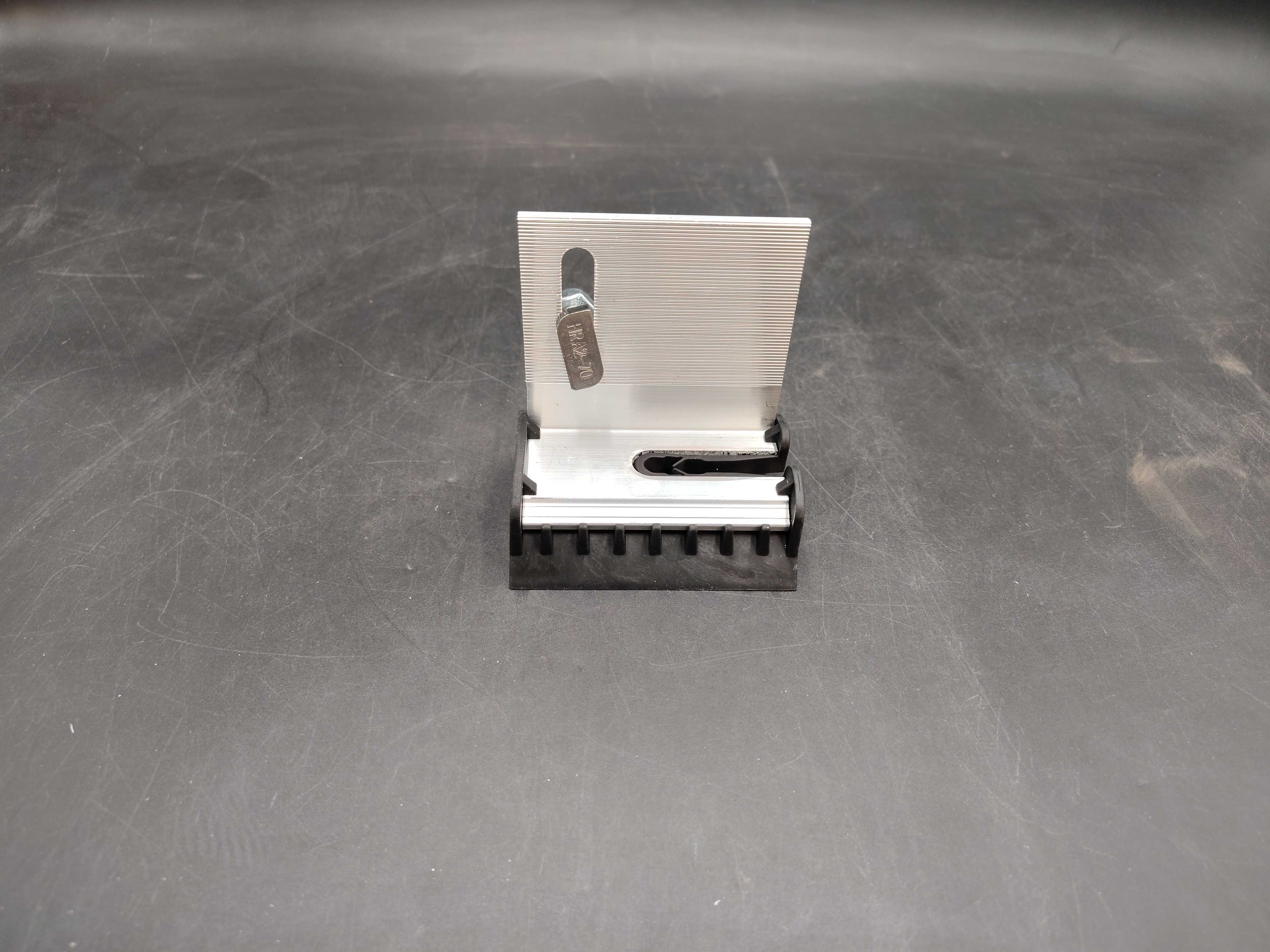 Mounting bracket 148 pcs – Van der Valk, for corrugated roofs - PS ...