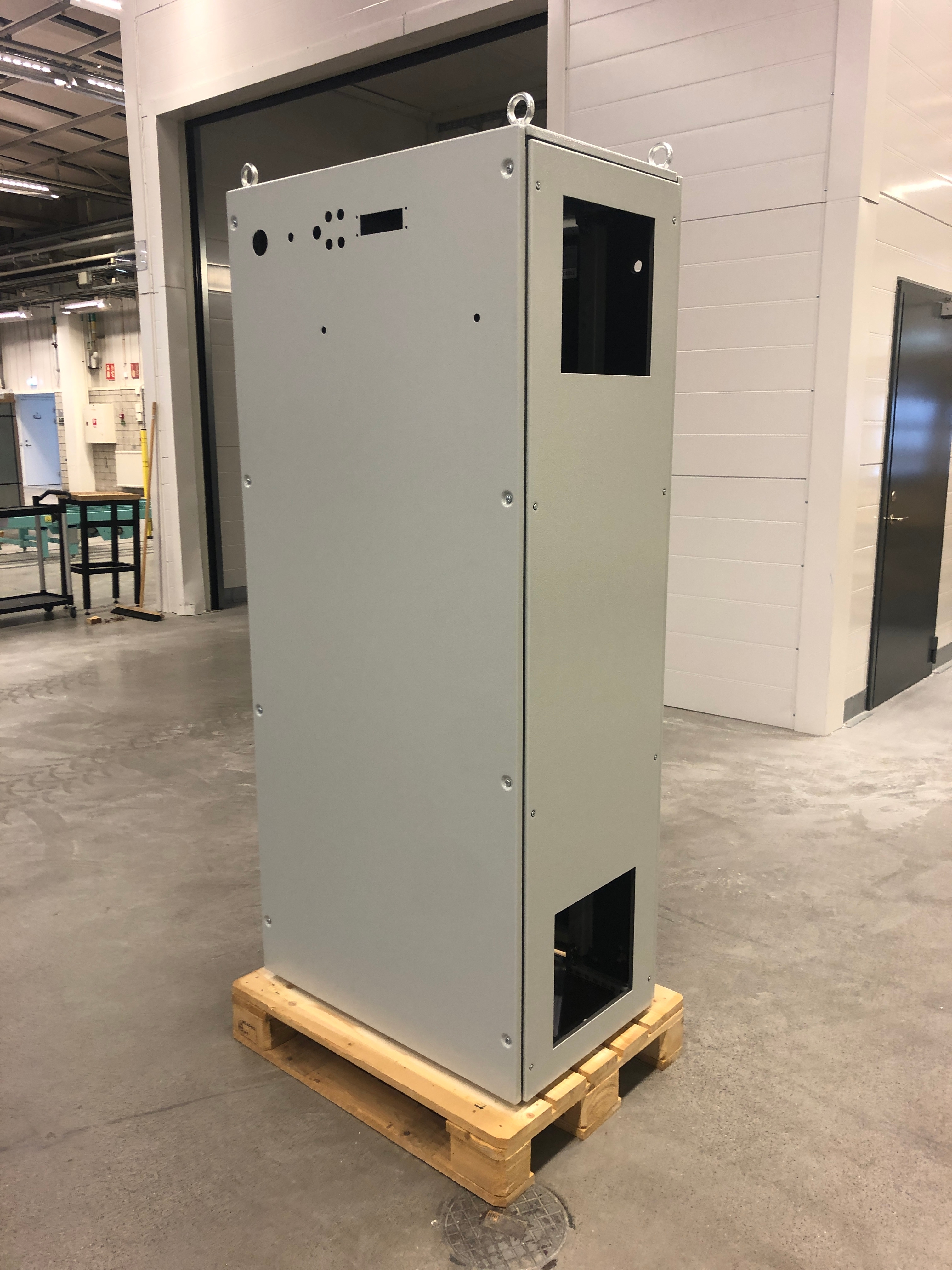 Empty control cabinet - PS Auction - We value the future - Largest in ...