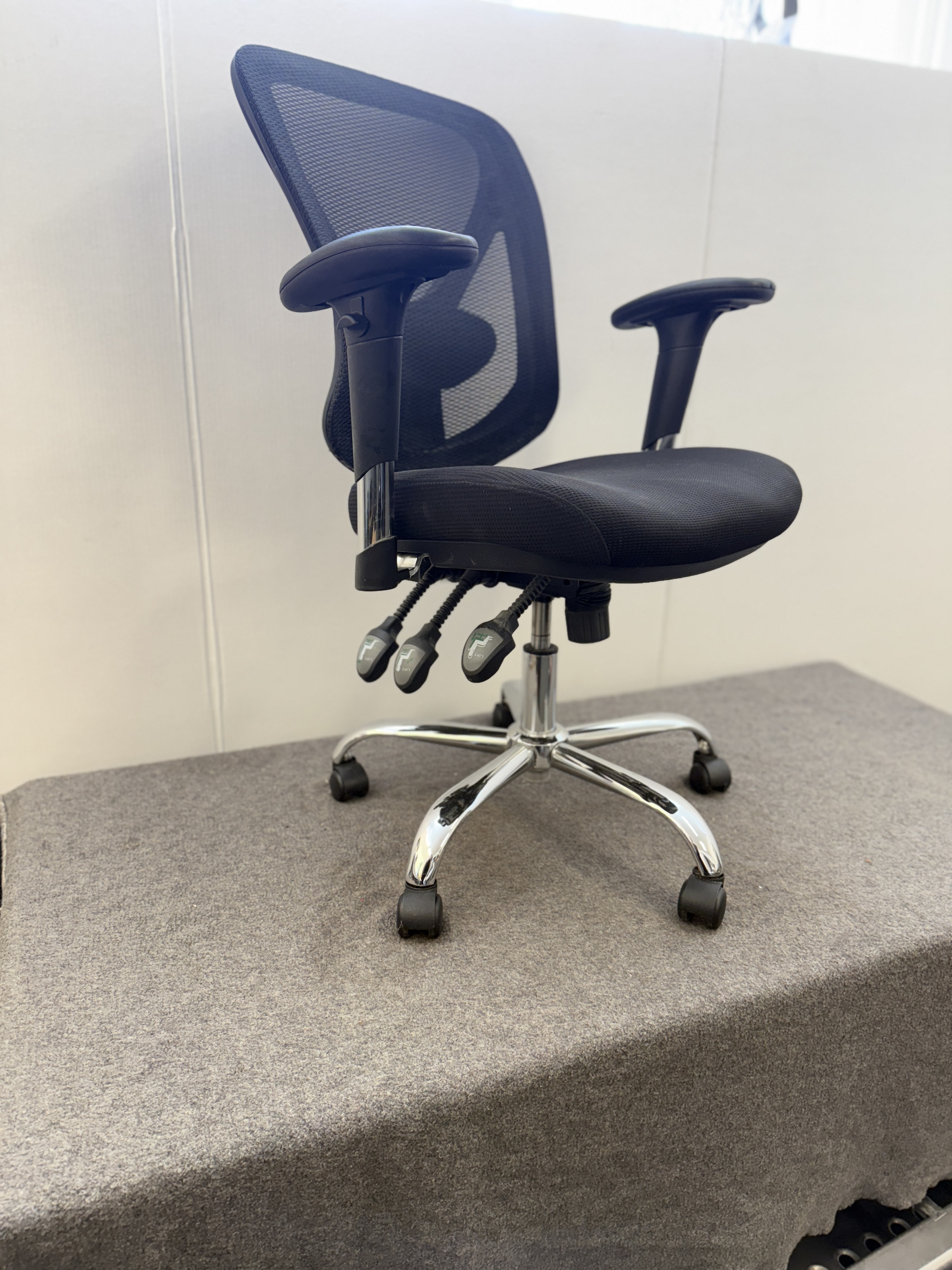 Staples Hyperflex Chair Staples office chair - PS Auction - We value the future - Largest in ...