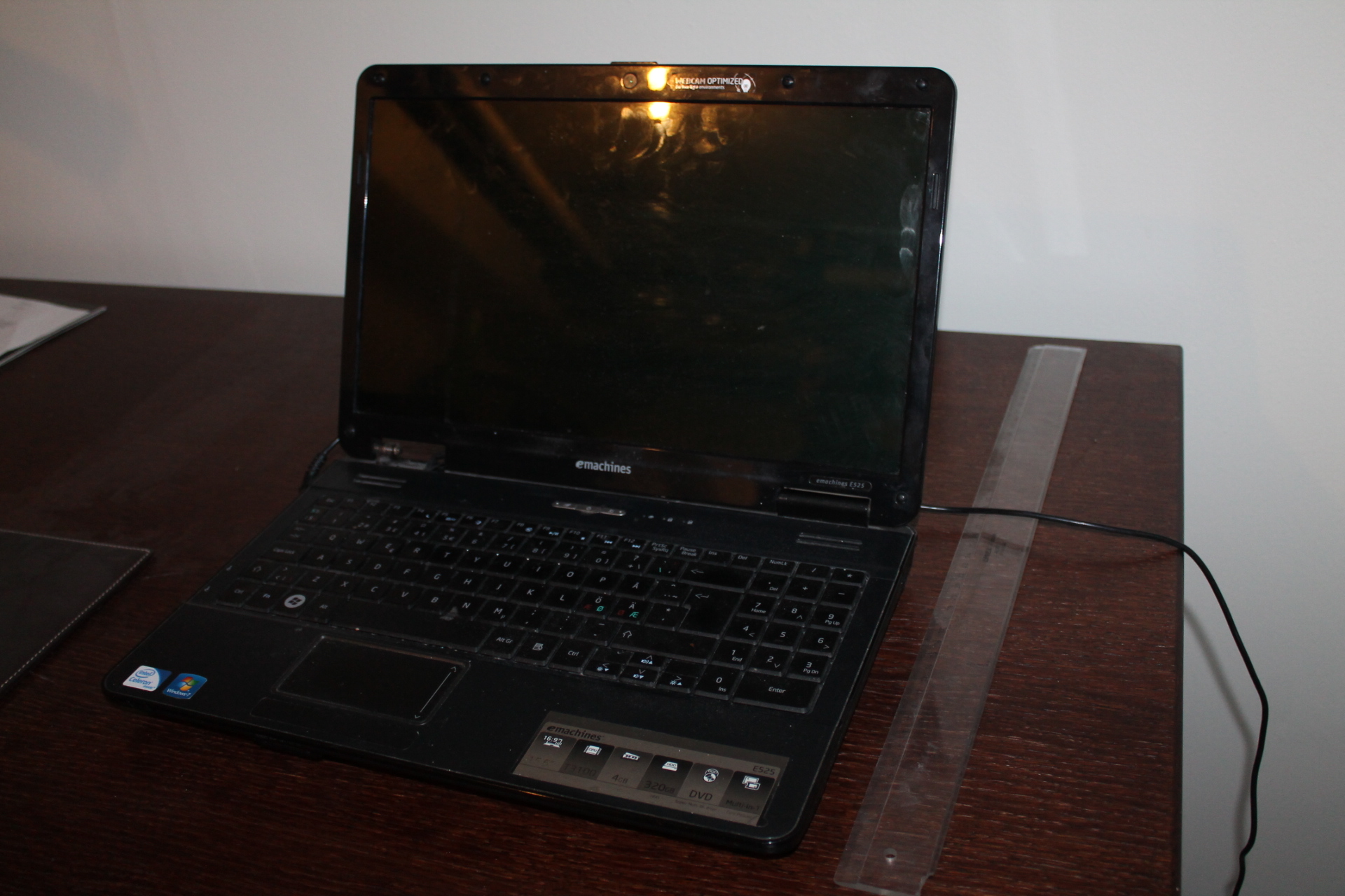Laptop eMachines E525 - PS Auction - We value the future