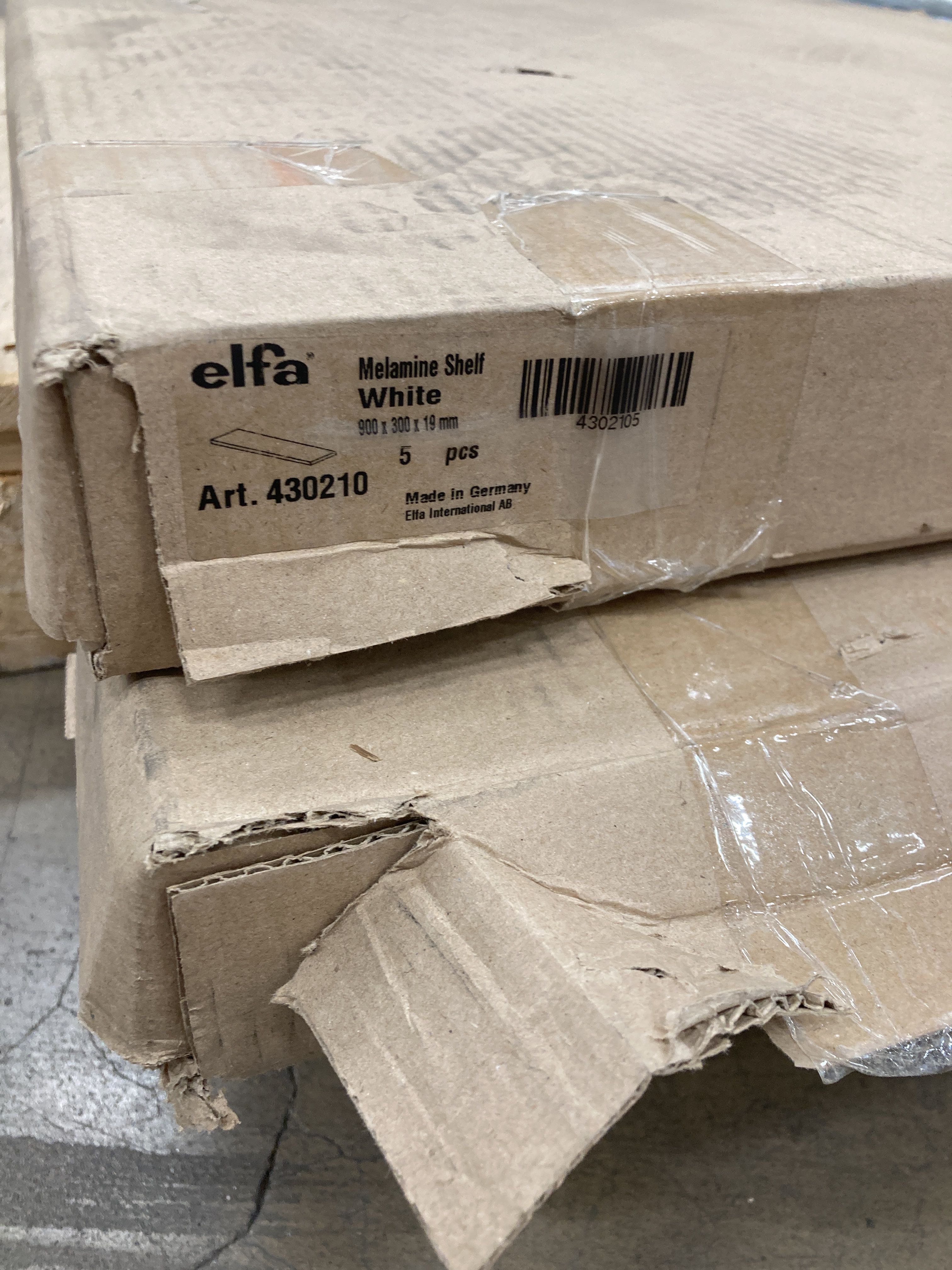 Assortment of pipes and Elfa products PS Auction We value the