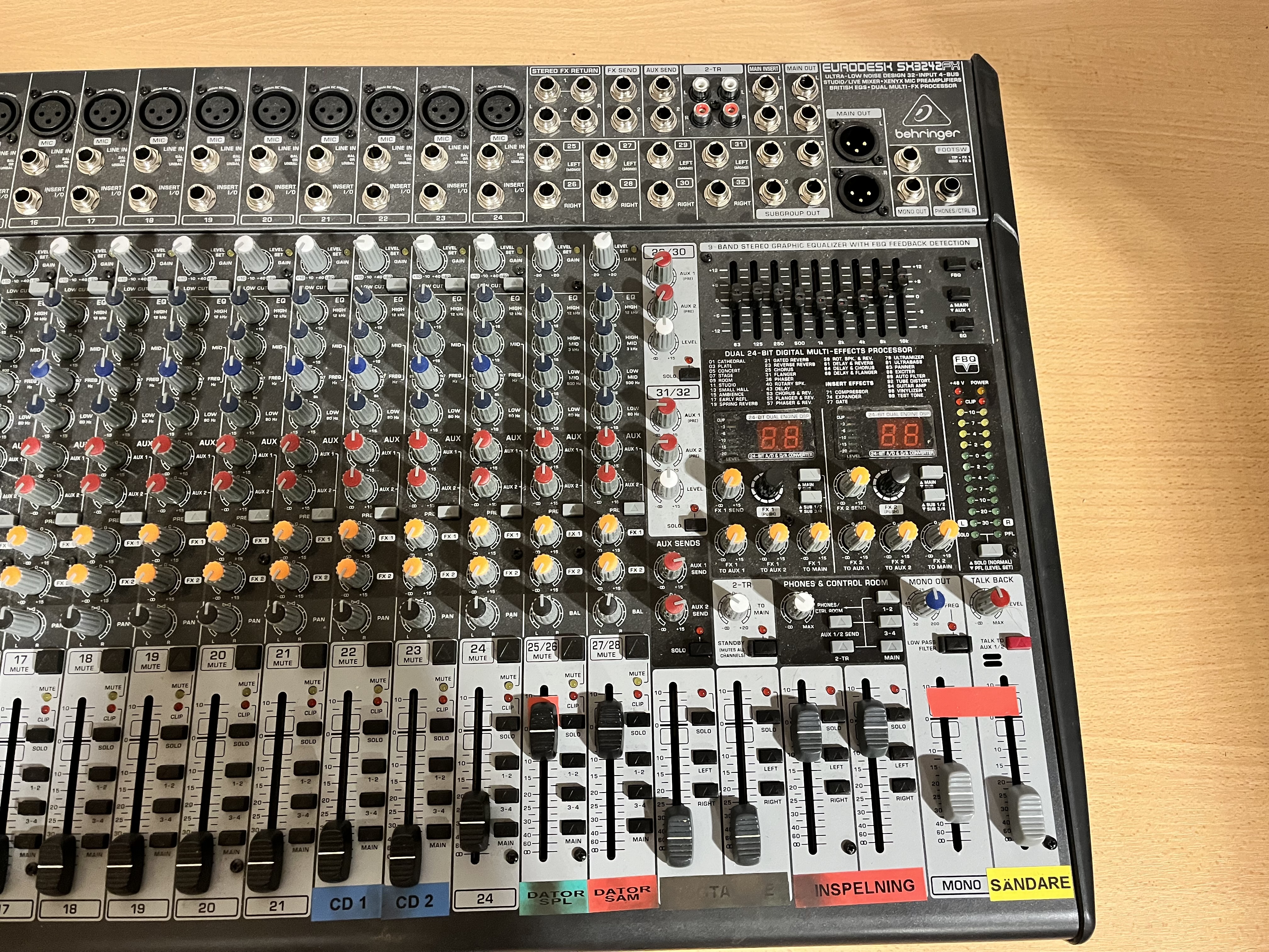 EURODESK SX3242FX 32入力アナログ・ミキサー