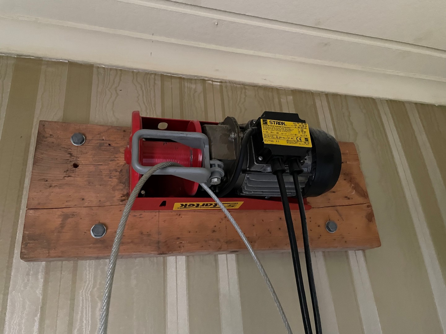 Everything in the room, winch, tools, etc. PS Auction We value the