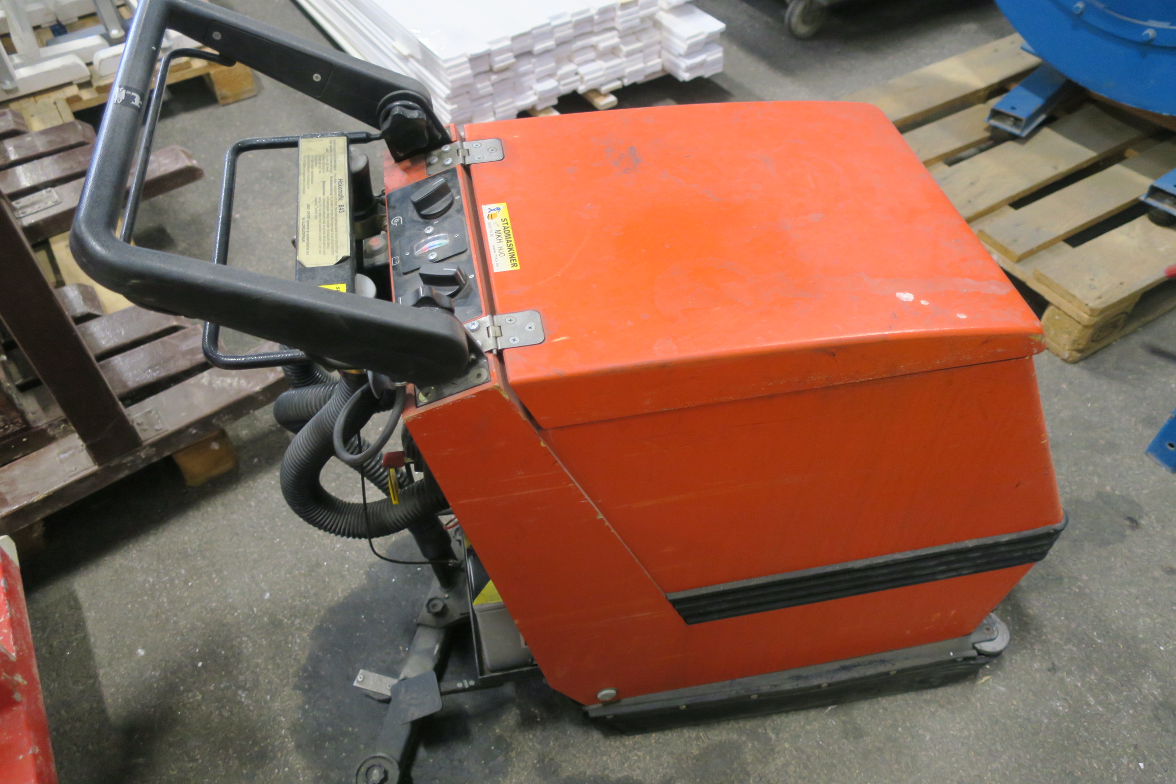 hakoページ Sweeping machine Hako Hakomatic B43 S - PS Auction - We value the