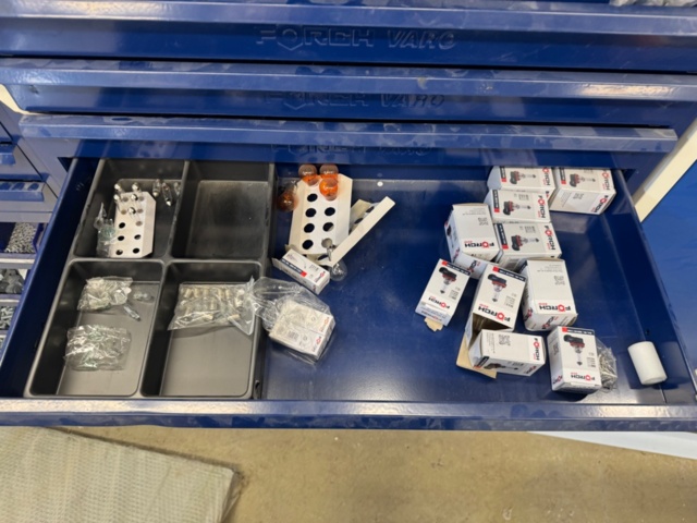 1405759-18 Sheet metal cabinets & shelving systems with drawers including contents