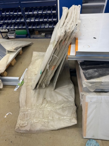 1405764-2 Building modules / building materials – according to pictures