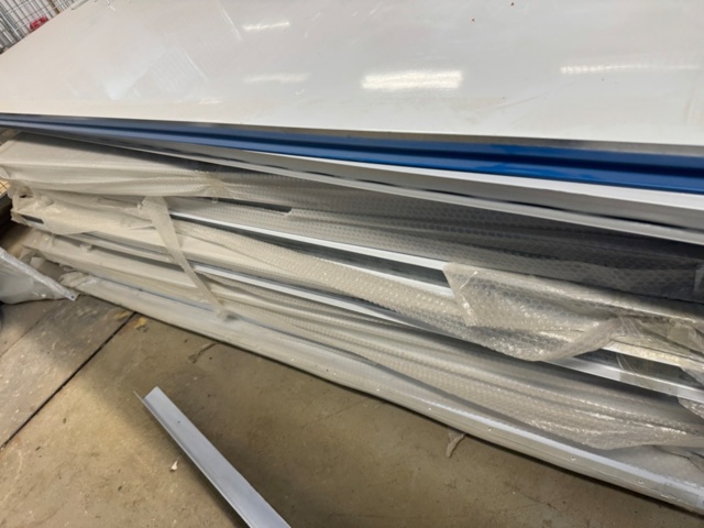 1405764-6 Building modules / building materials – according to pictures