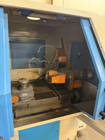 1352267-4 Automatic grinding machine for grinding saws with different tooth geometries f