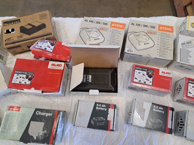 1510725-3 Battery & Charger Package