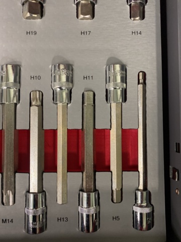 1519722-55 Stor verktygsvagn 12 lådor med verktyg Huttenberg