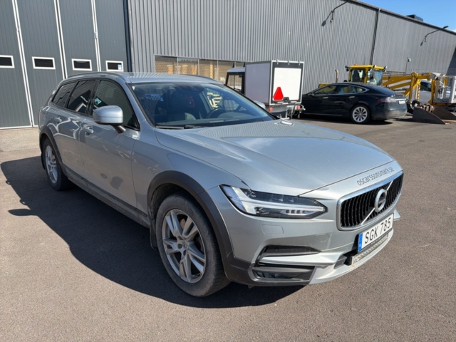 1357525-7 Volvo V90 Cross Country D4 AWD Geartronic, 190hp, -2019