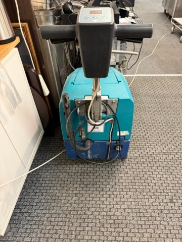 1141853-2 Combination scrubber Wetrok Mambo 43cm Autodose chemical dosing