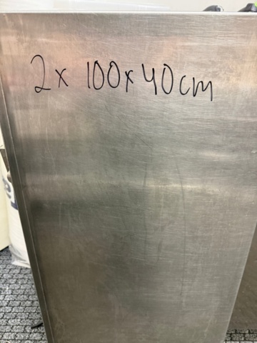 1141100-2 2 st rostfria hyllplan inkl skenor och konsoler. Ca 100x40 cm