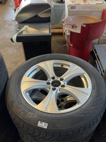 1499588-7 Complete wheels - Nokian Hakkapeliitta R3 SUV