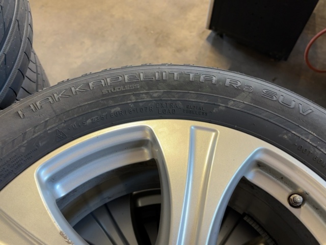 1499588-8 Complete wheels - Nokian Hakkapeliitta R3 SUV