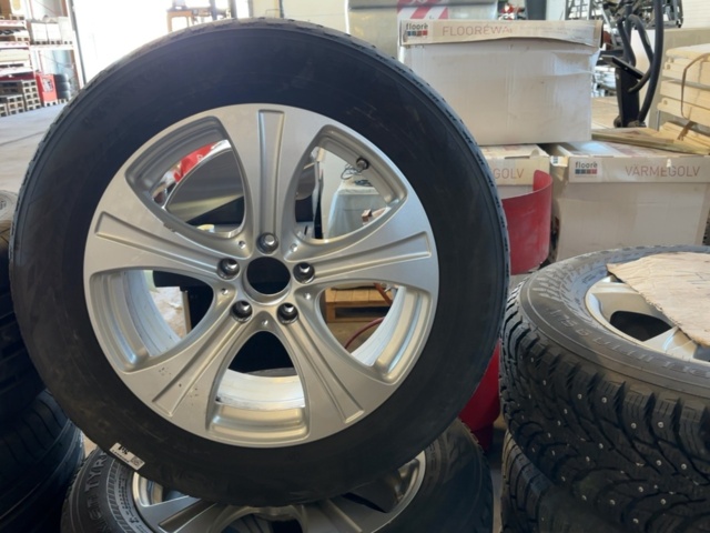 1499588-20 Complete wheels - Nokian Hakkapeliitta R3 SUV