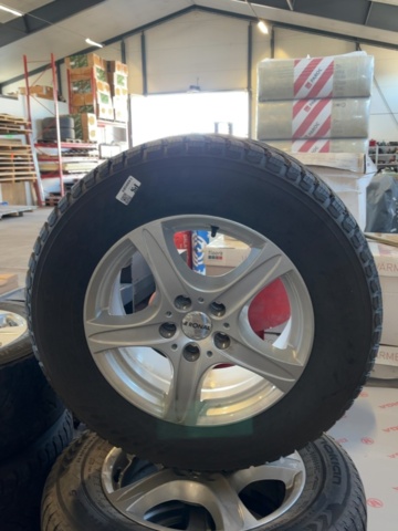 1499589-17 Complete wheels - Nokian Hakkapeliitta 9 SUV