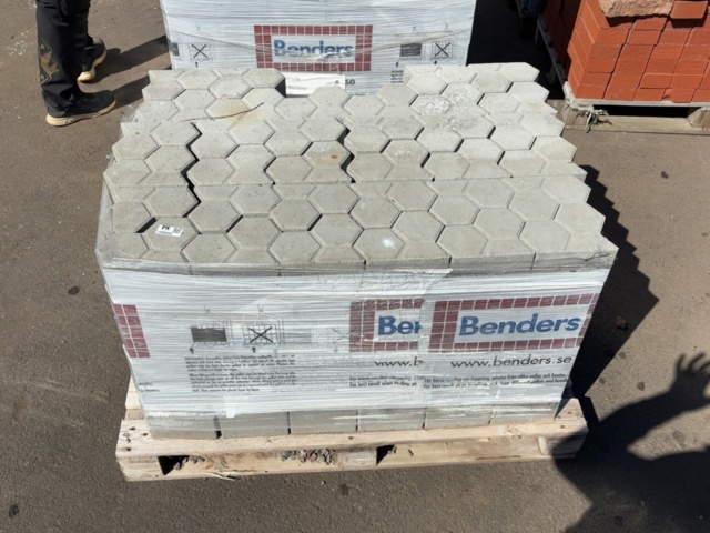 1499605-6 Marksten - Benders Delta Randsten